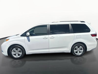 2017 Toyota Sienna LE