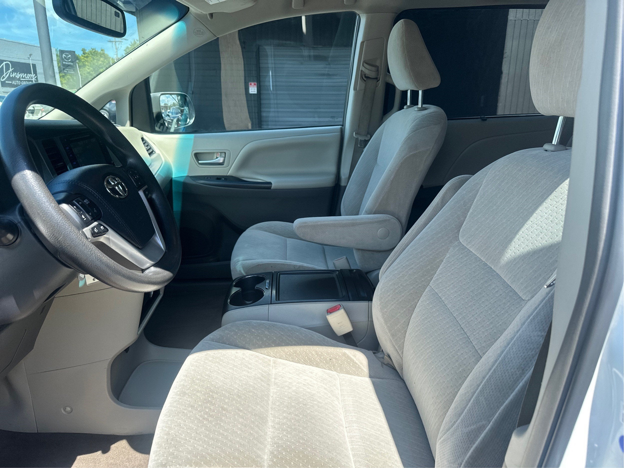 2017 Toyota Sienna LE