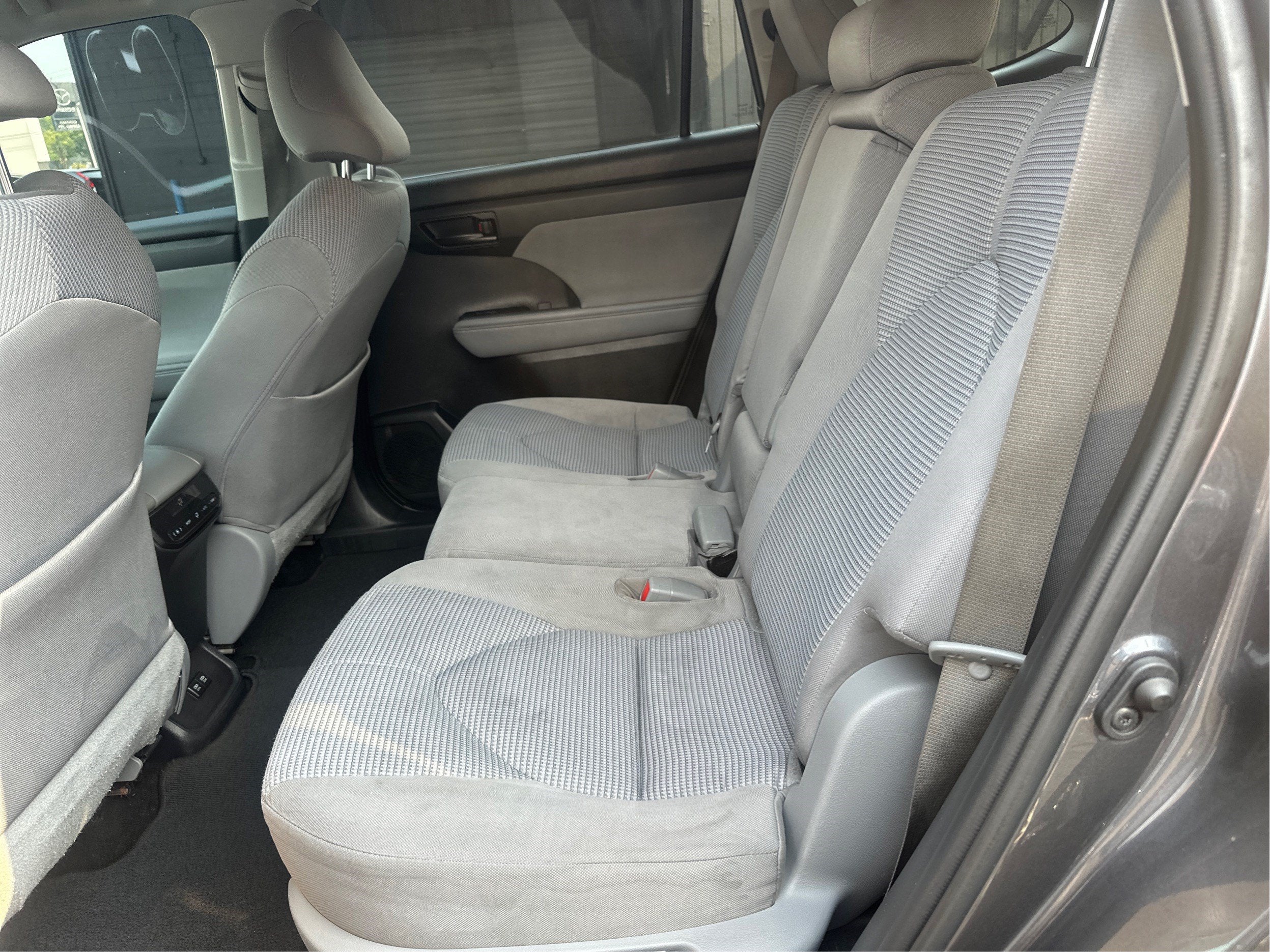 2020 Toyota Highlander LE