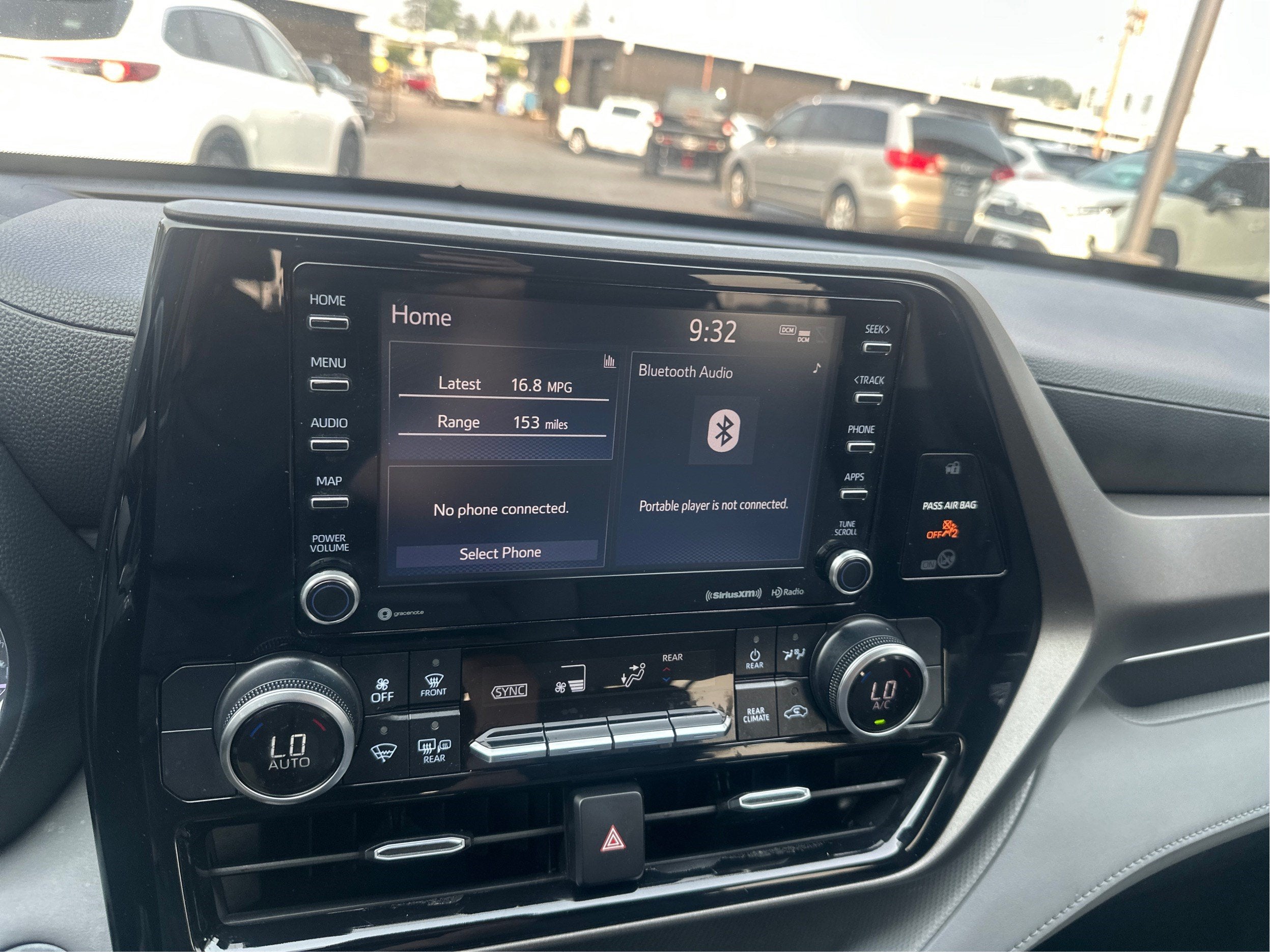 2020 Toyota Highlander LE
