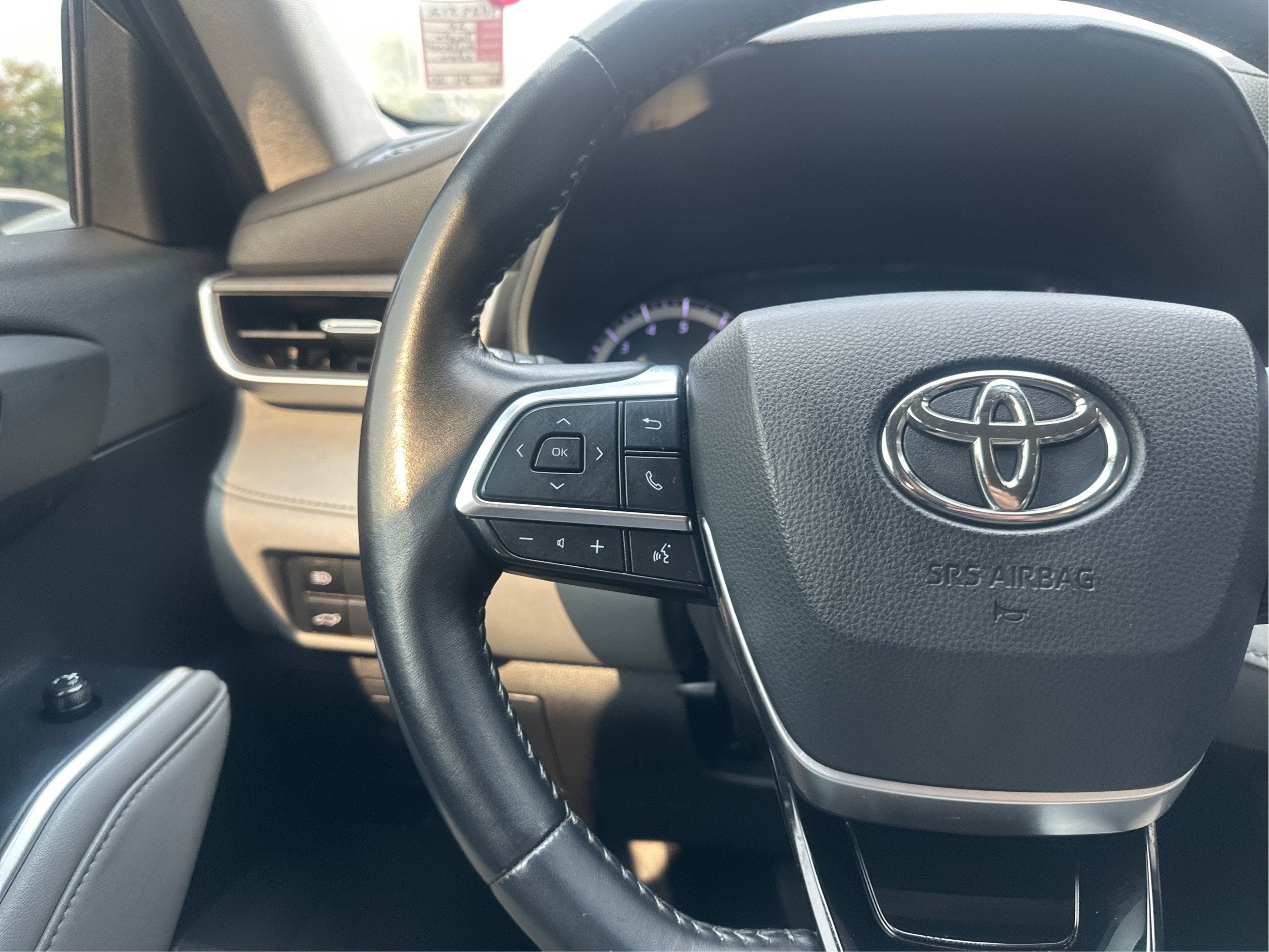 2020 Toyota Highlander LE