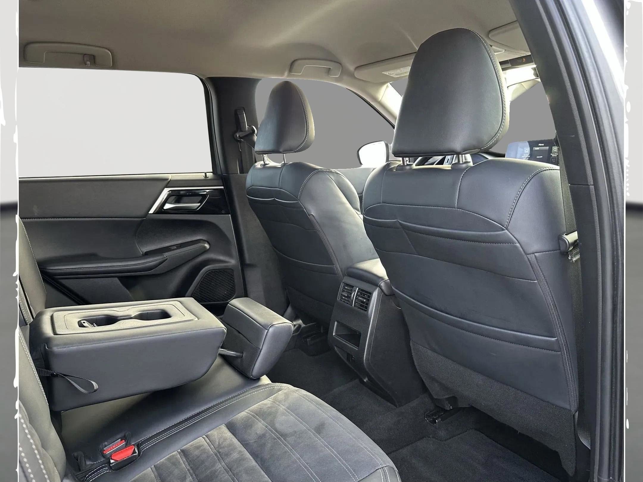 2024 Mitsubishi Outlander SE Black Edition