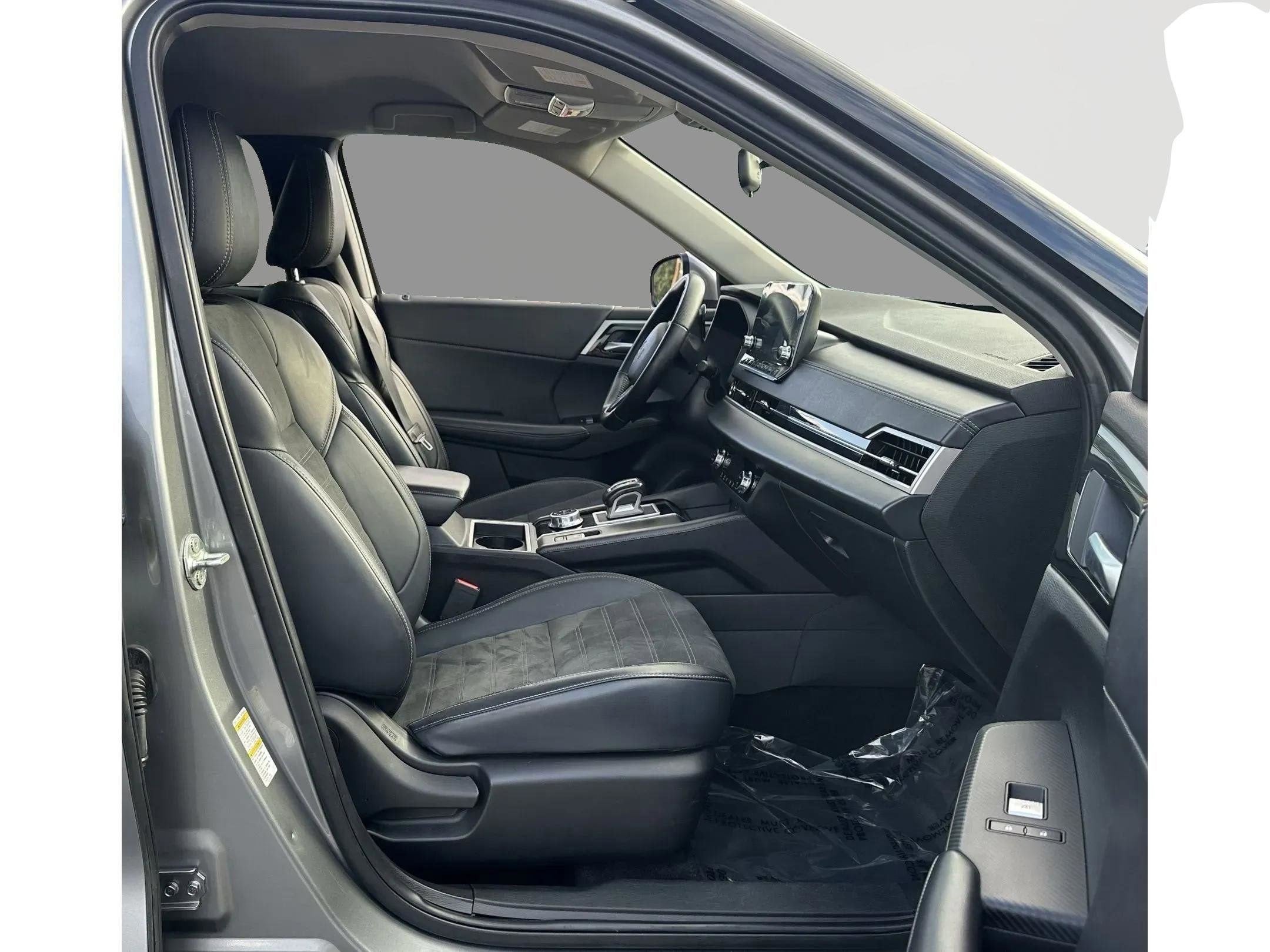 2024 Mitsubishi Outlander SE Black Edition