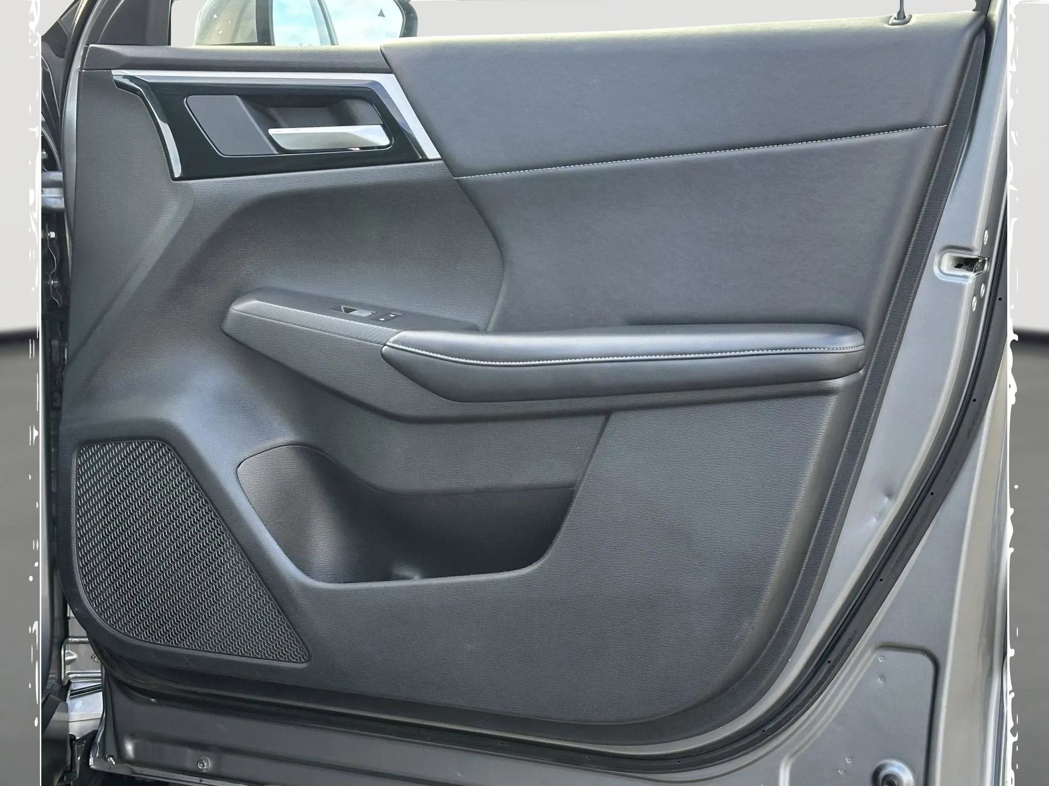 2024 Mitsubishi Outlander SE Black Edition