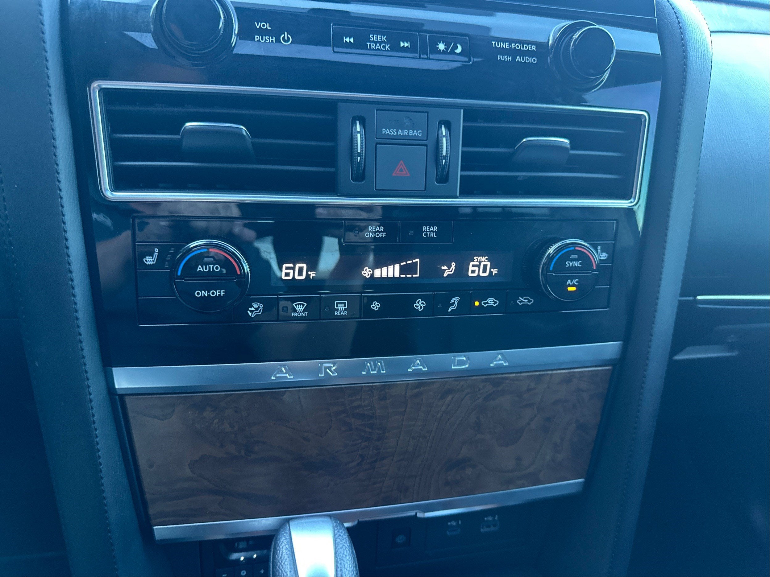 2024 Nissan Armada SL