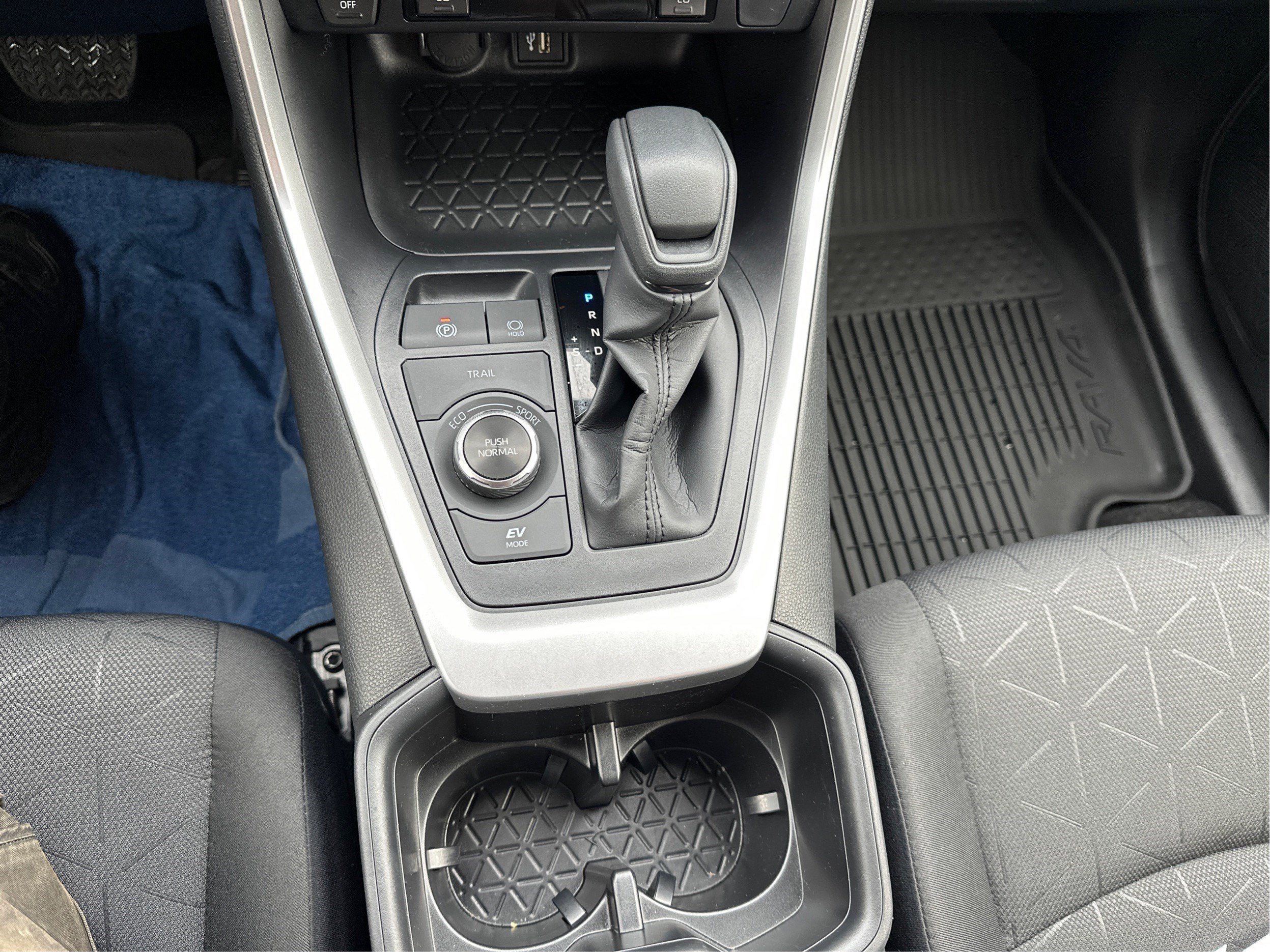 2025 Toyota RAV4 Hybrid XLE AWD