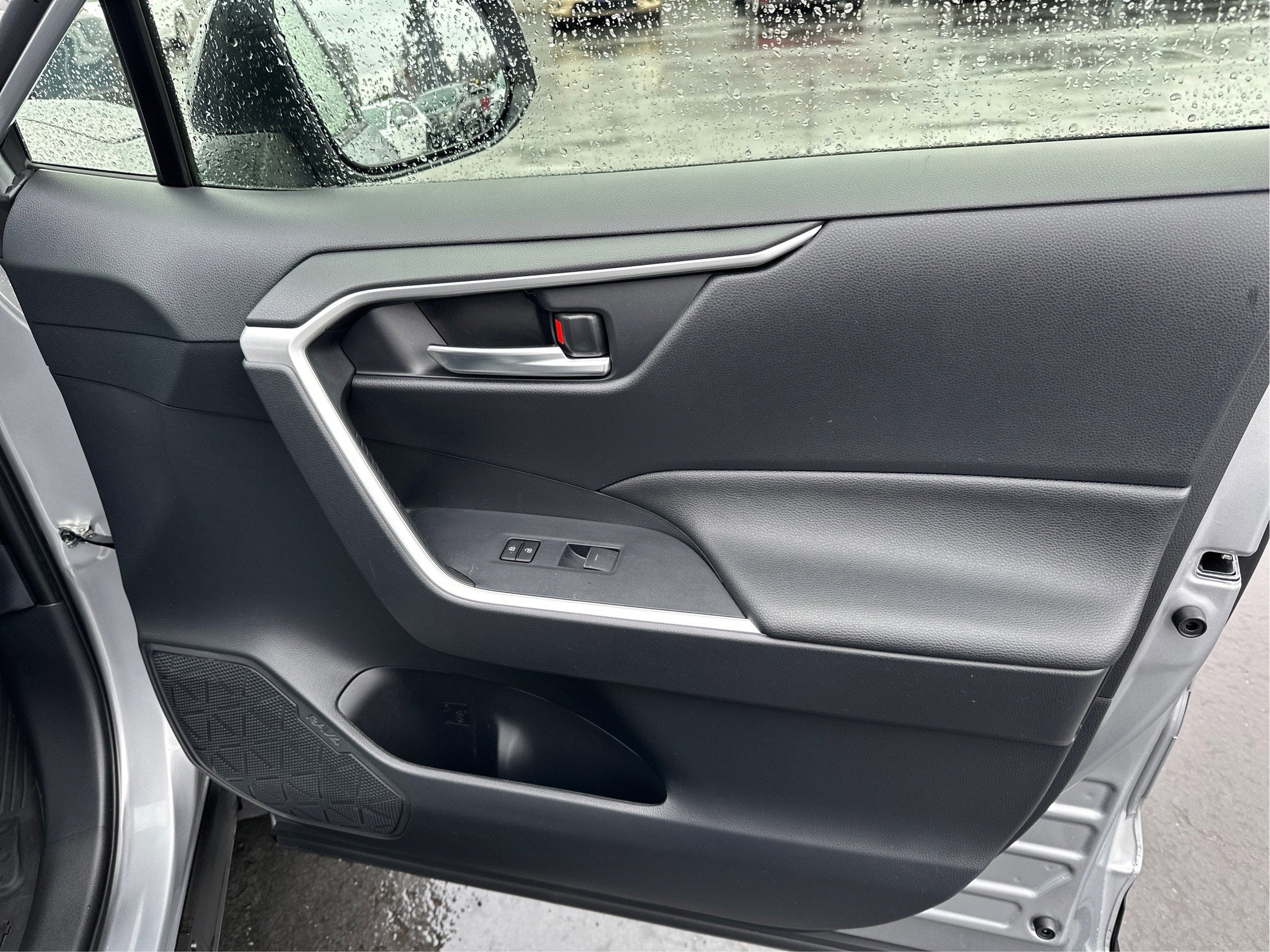 2025 Toyota RAV4 Hybrid XLE AWD