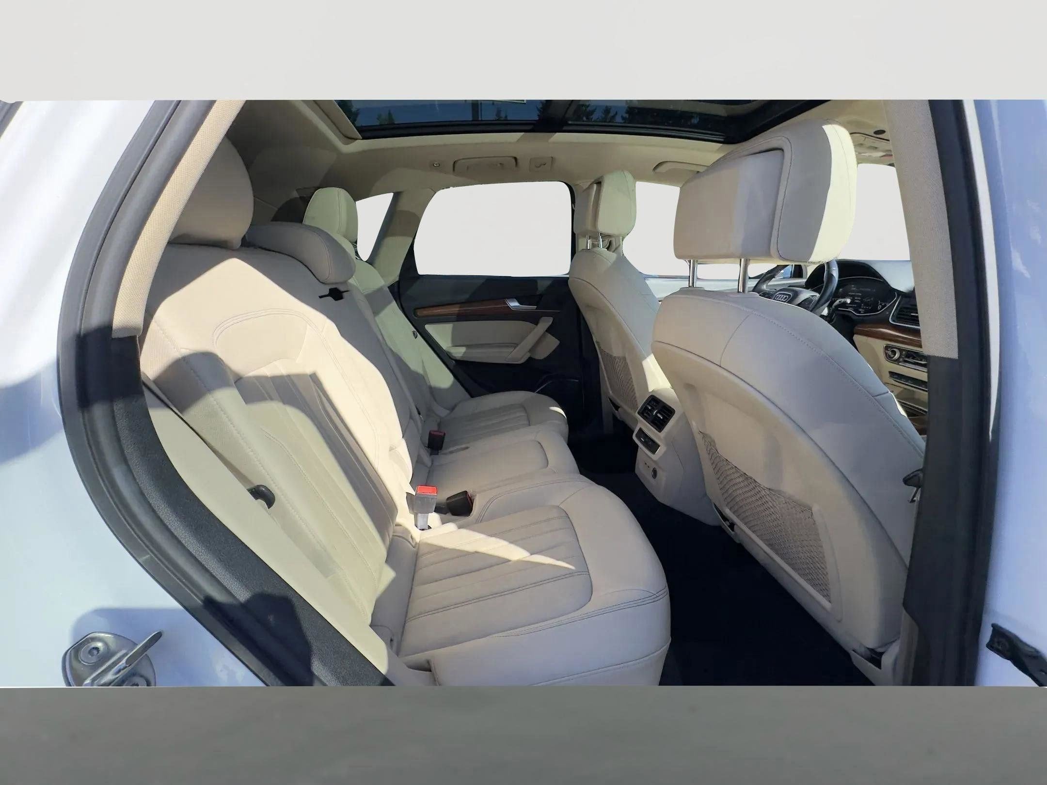 2022 Audi Q5 S line Premium Plus