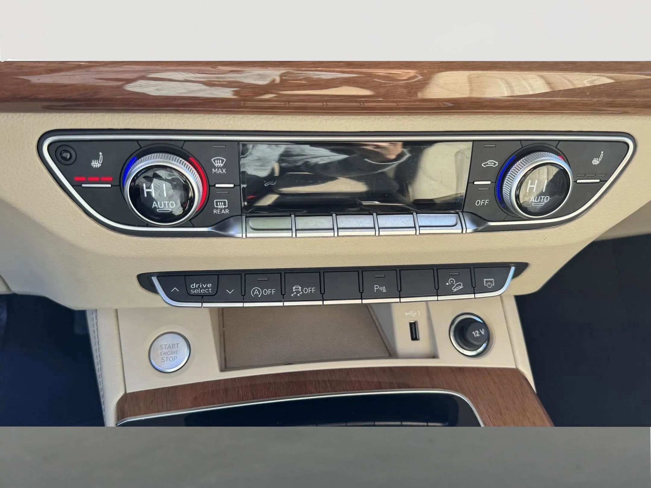 2022 Audi Q5 S line Premium Plus