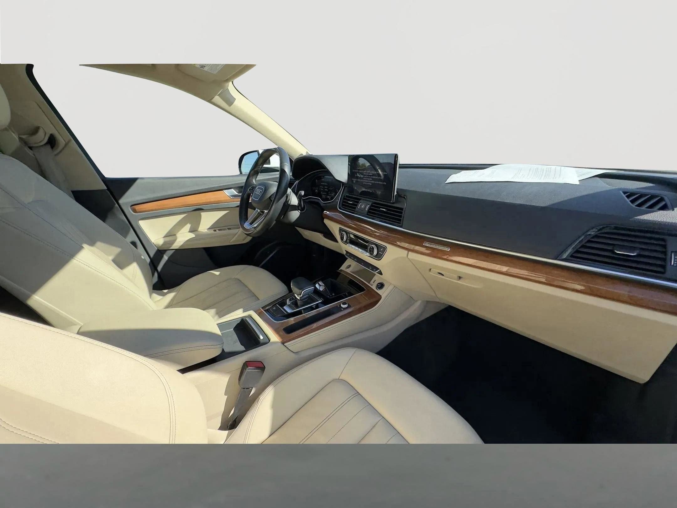 2022 Audi Q5 S line Premium Plus