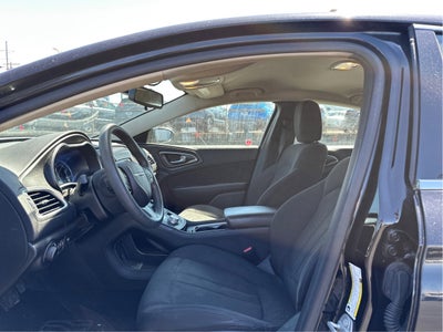 2016 Chrysler 200 LX
