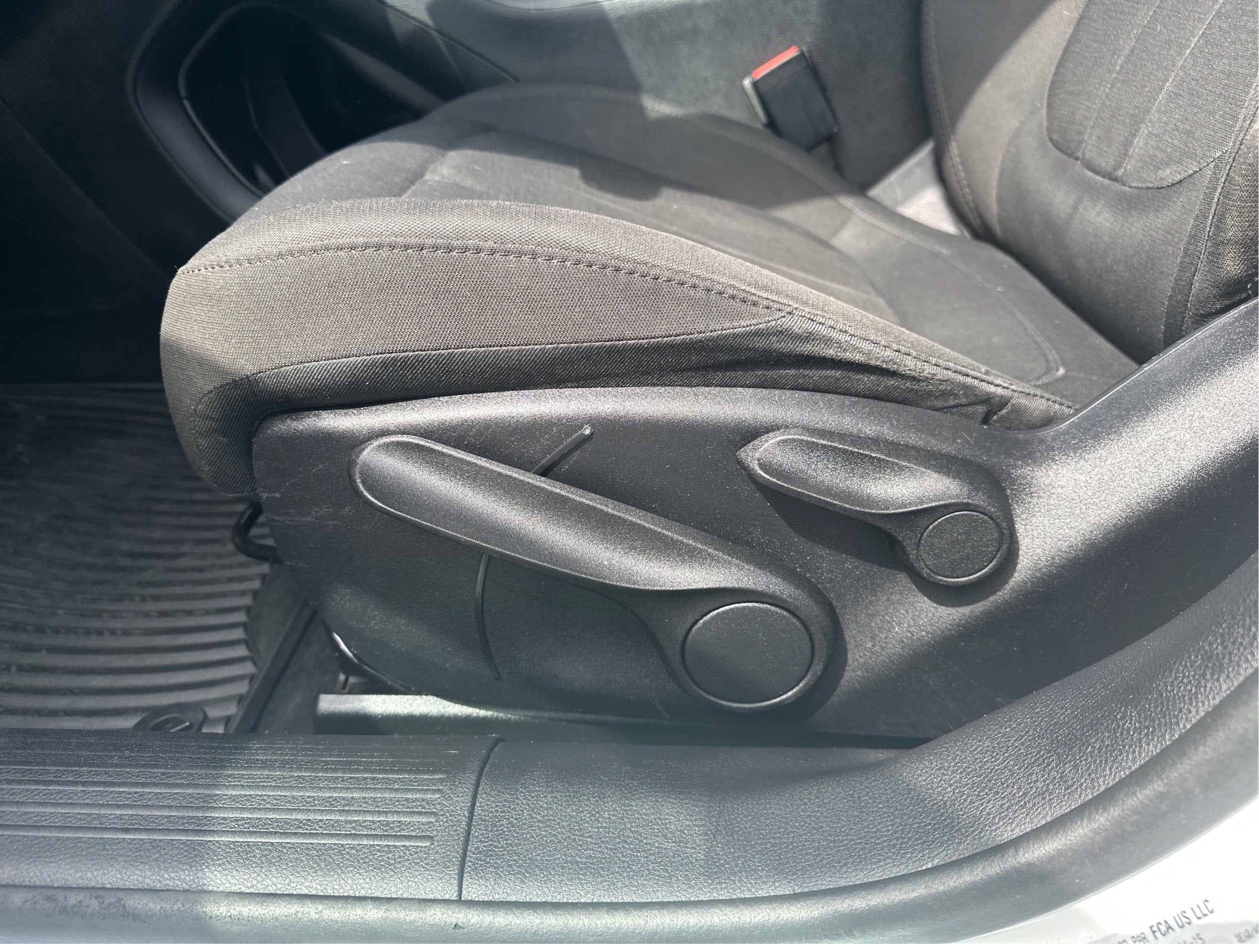 2016 Chrysler 200 LX