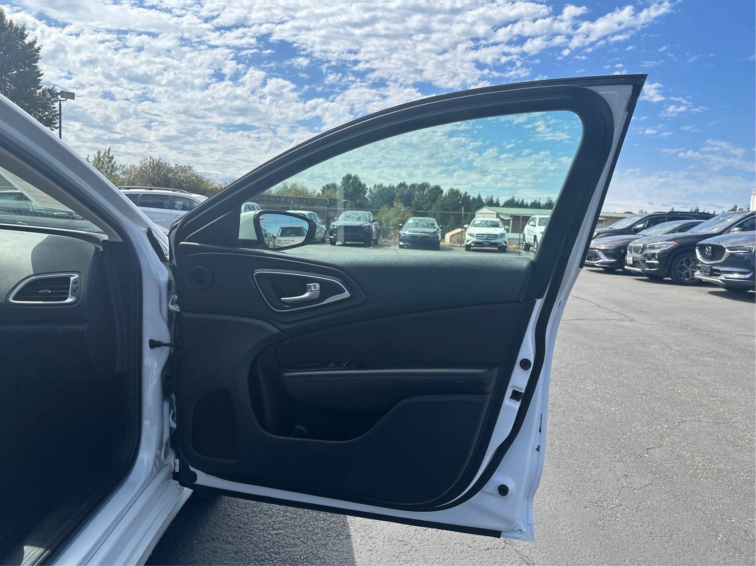 2016 Chrysler 200 LX
