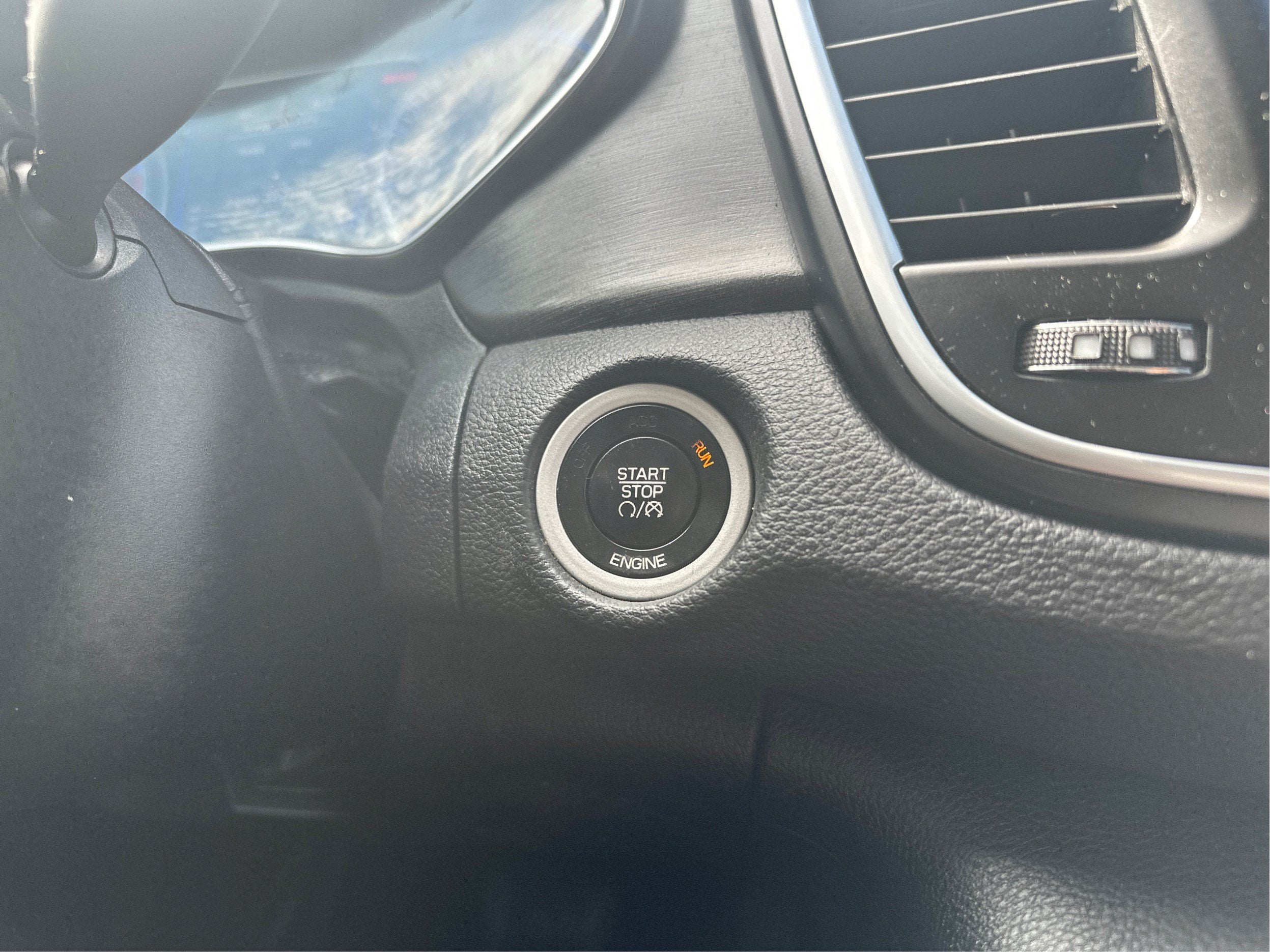 2016 Chrysler 200 LX