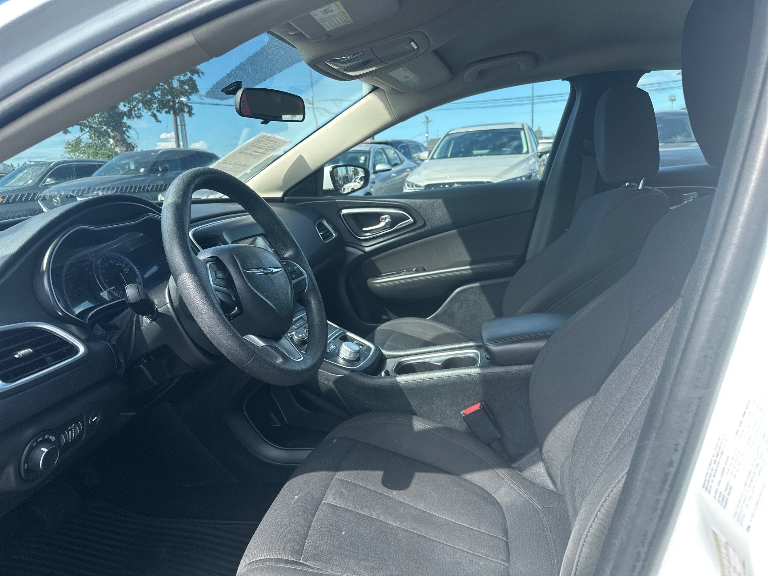 2016 Chrysler 200 LX