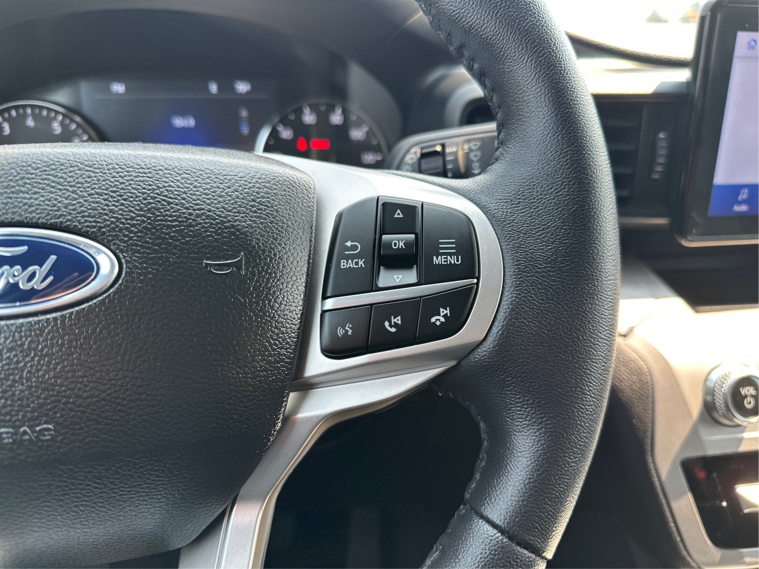 2023 Ford Explorer XLT 4WD