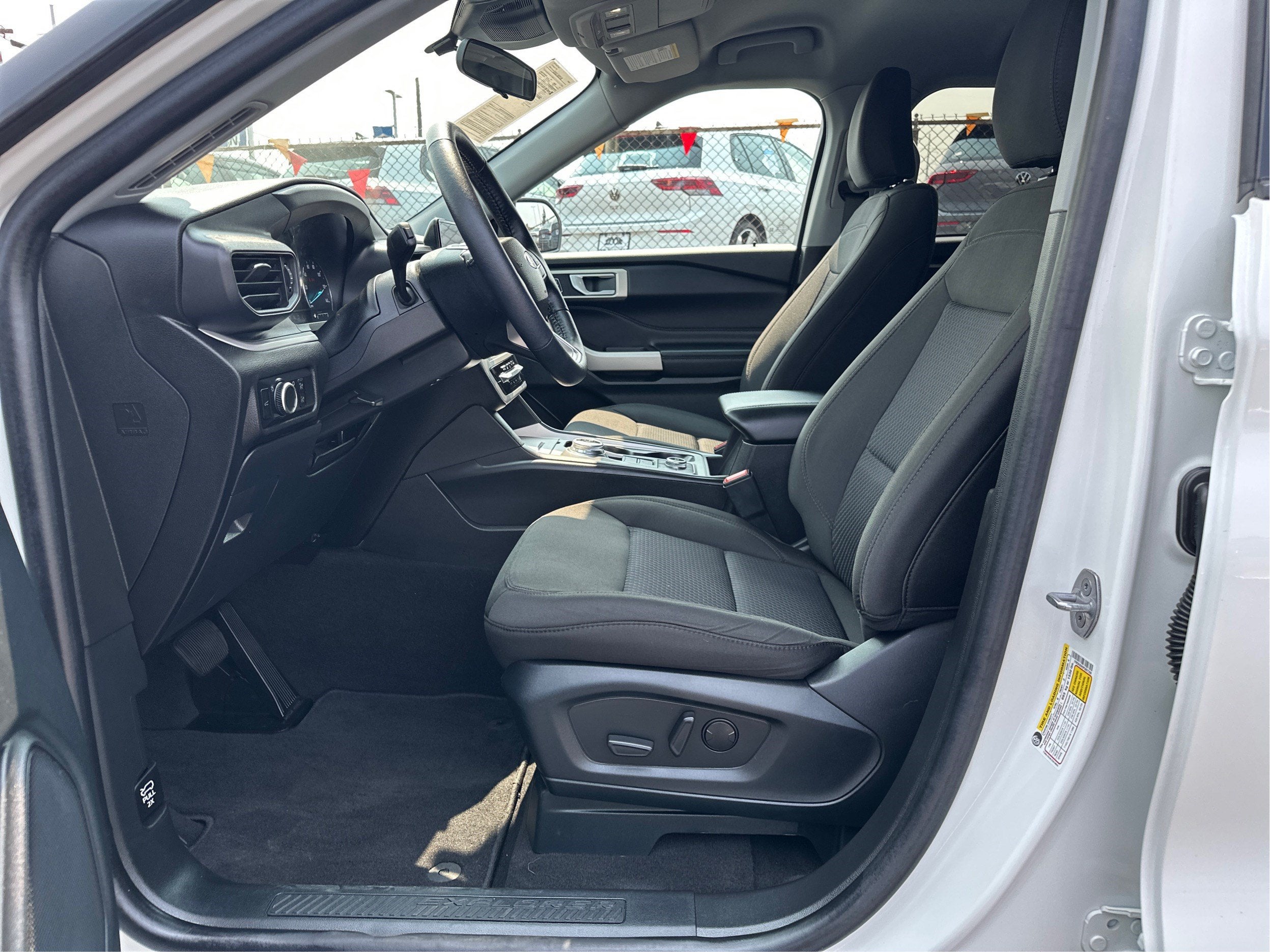 2023 Ford Explorer XLT 4WD