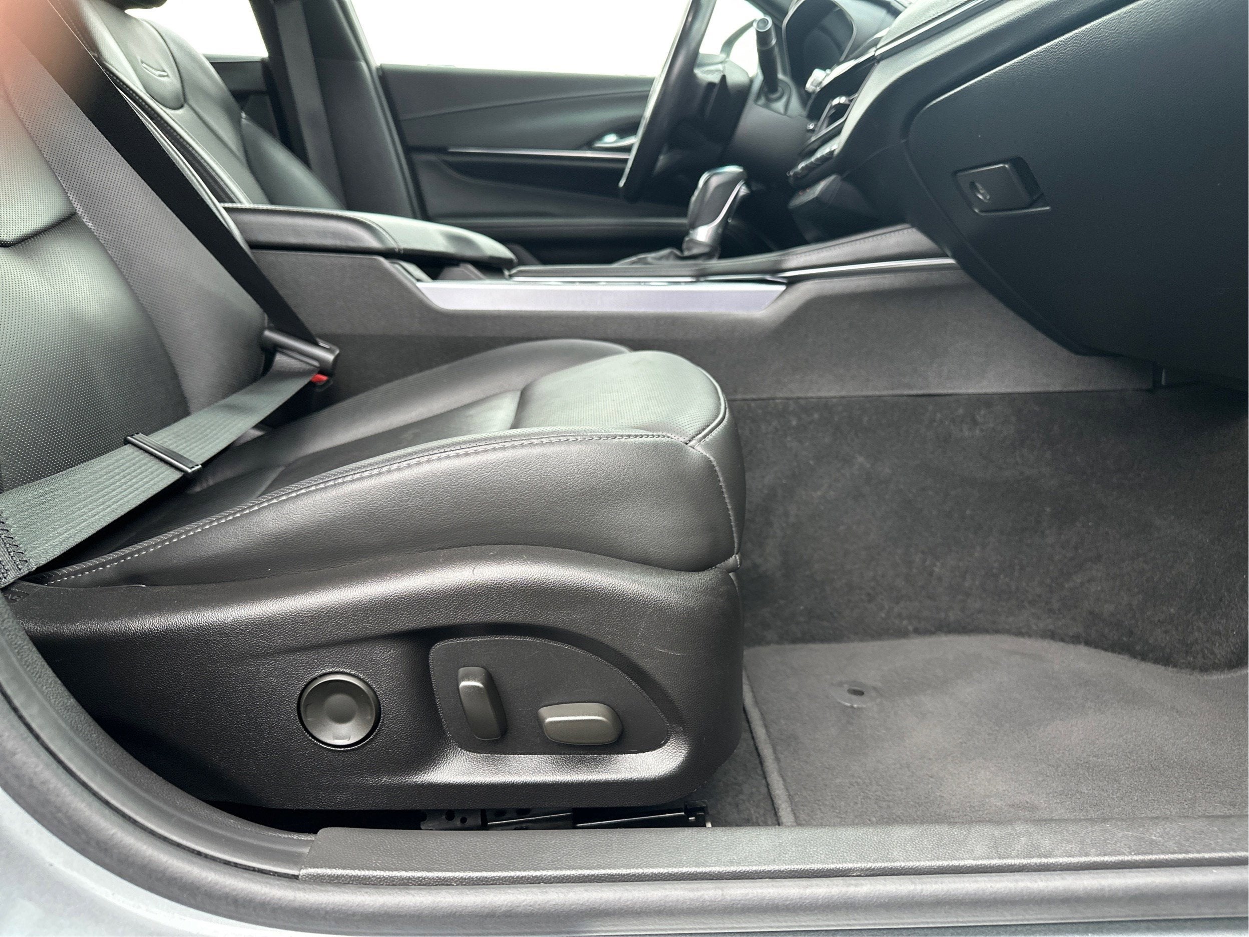 2023 Cadillac CT4 Premium Luxury