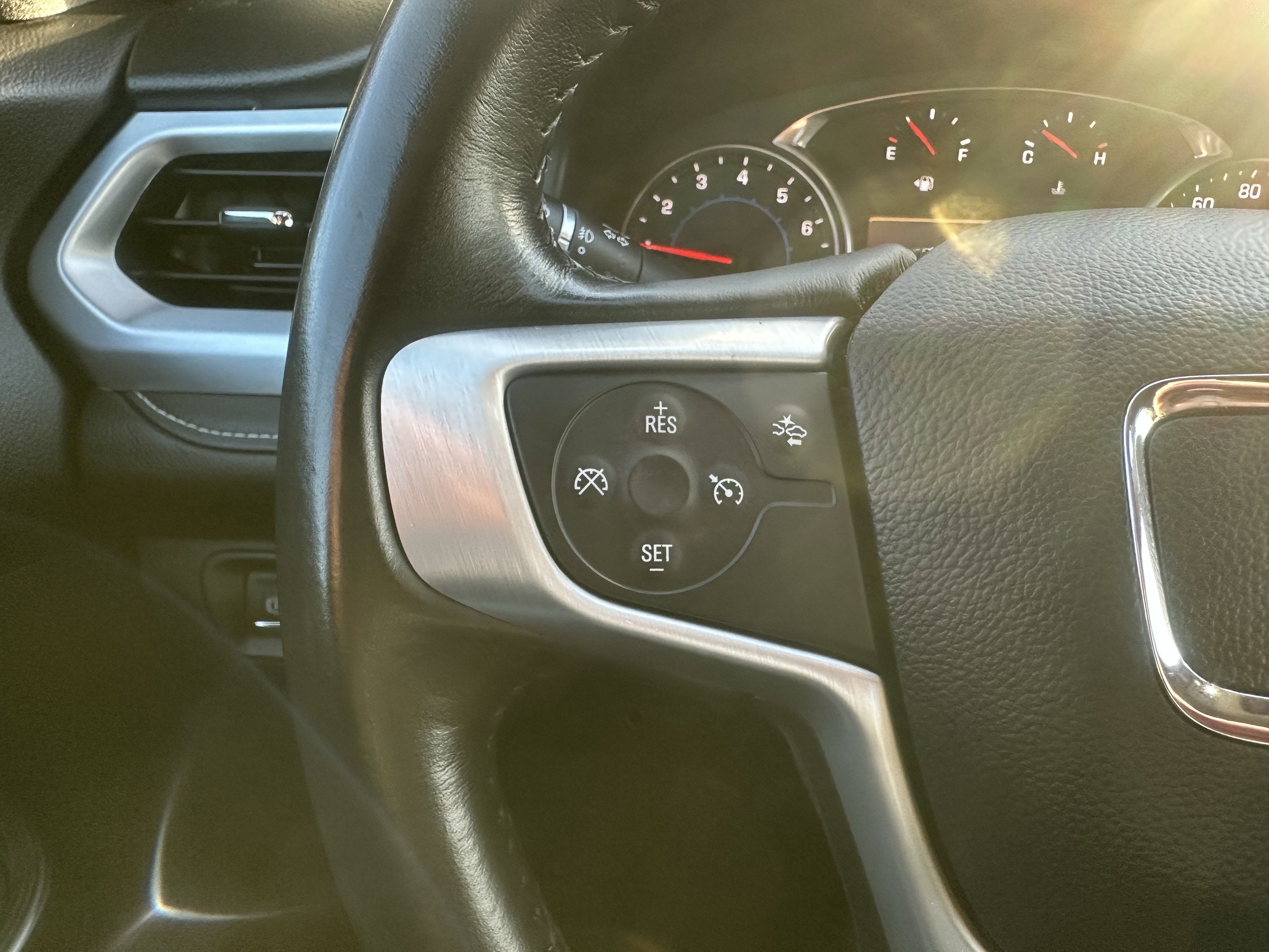 2022 GMC Acadia SLT AWD