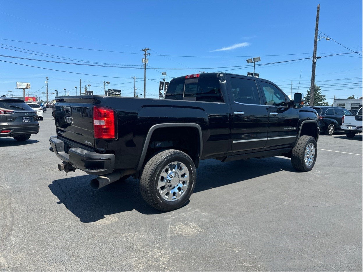 2015 GMC Sierra 2500HD available WiFi Denali