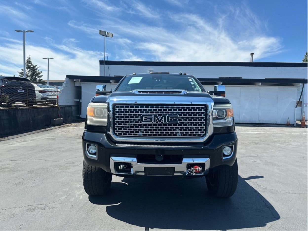 2015 GMC Sierra 2500HD available WiFi Denali