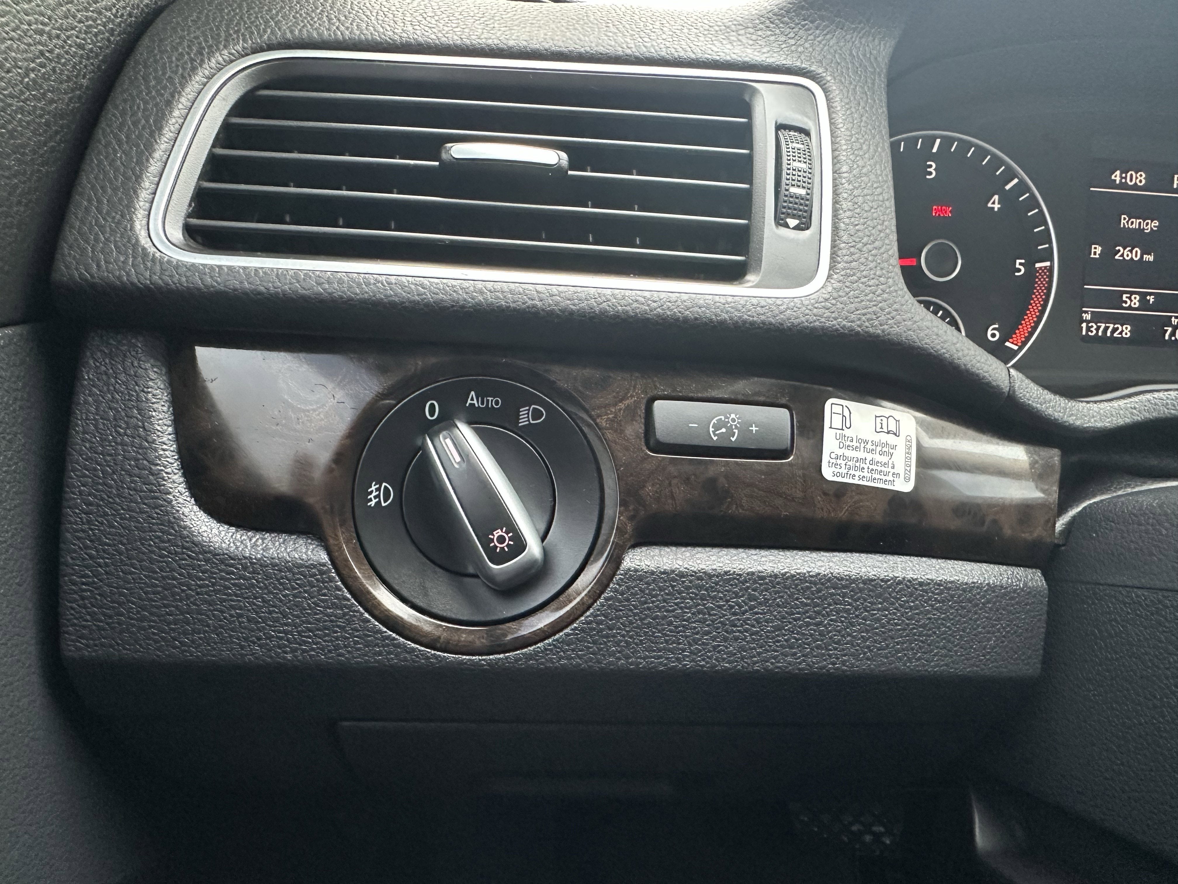 2014 Volkswagen Passat TDI SEL Premium