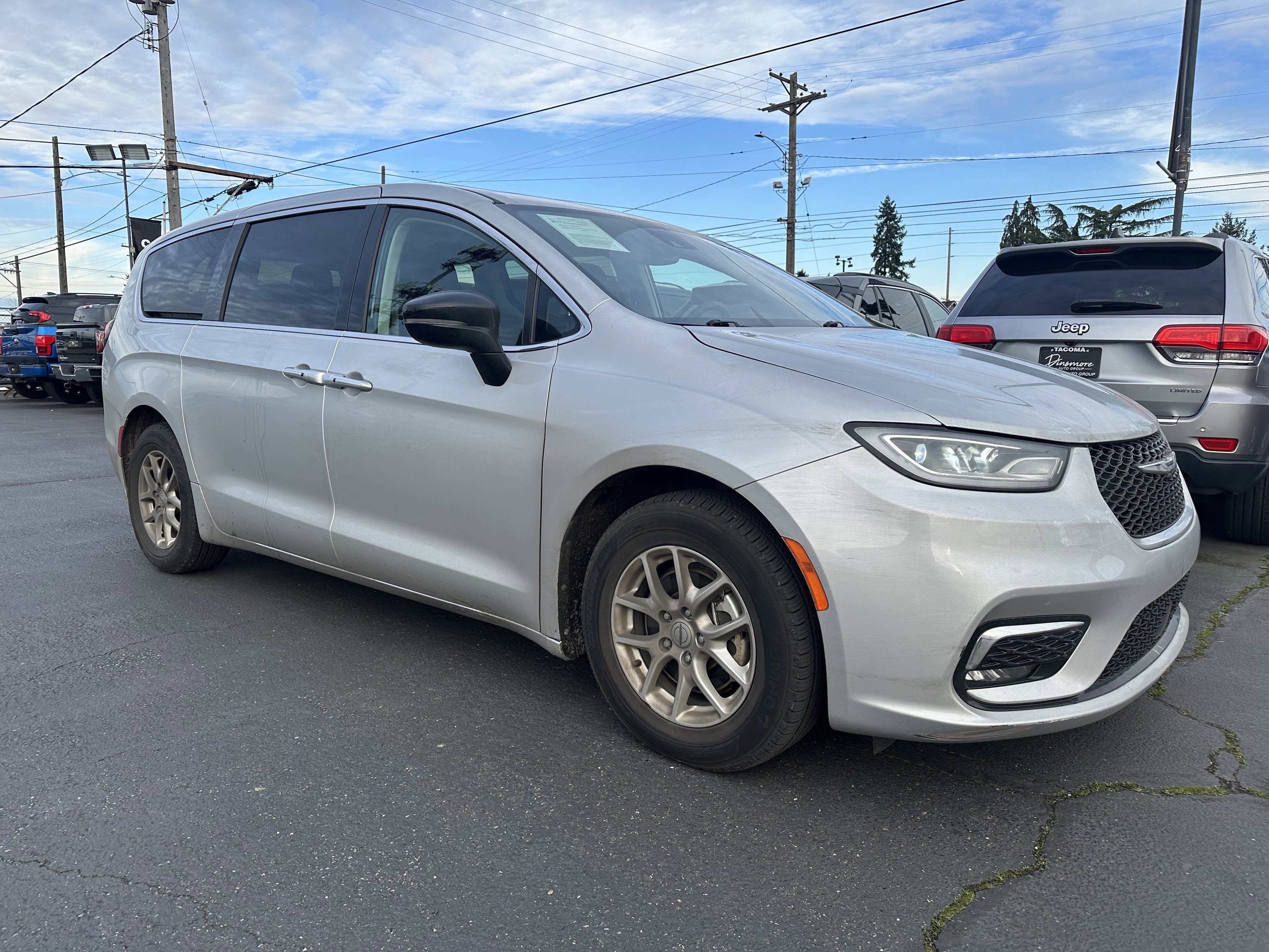 2024 Chrysler Pacifica Touring L