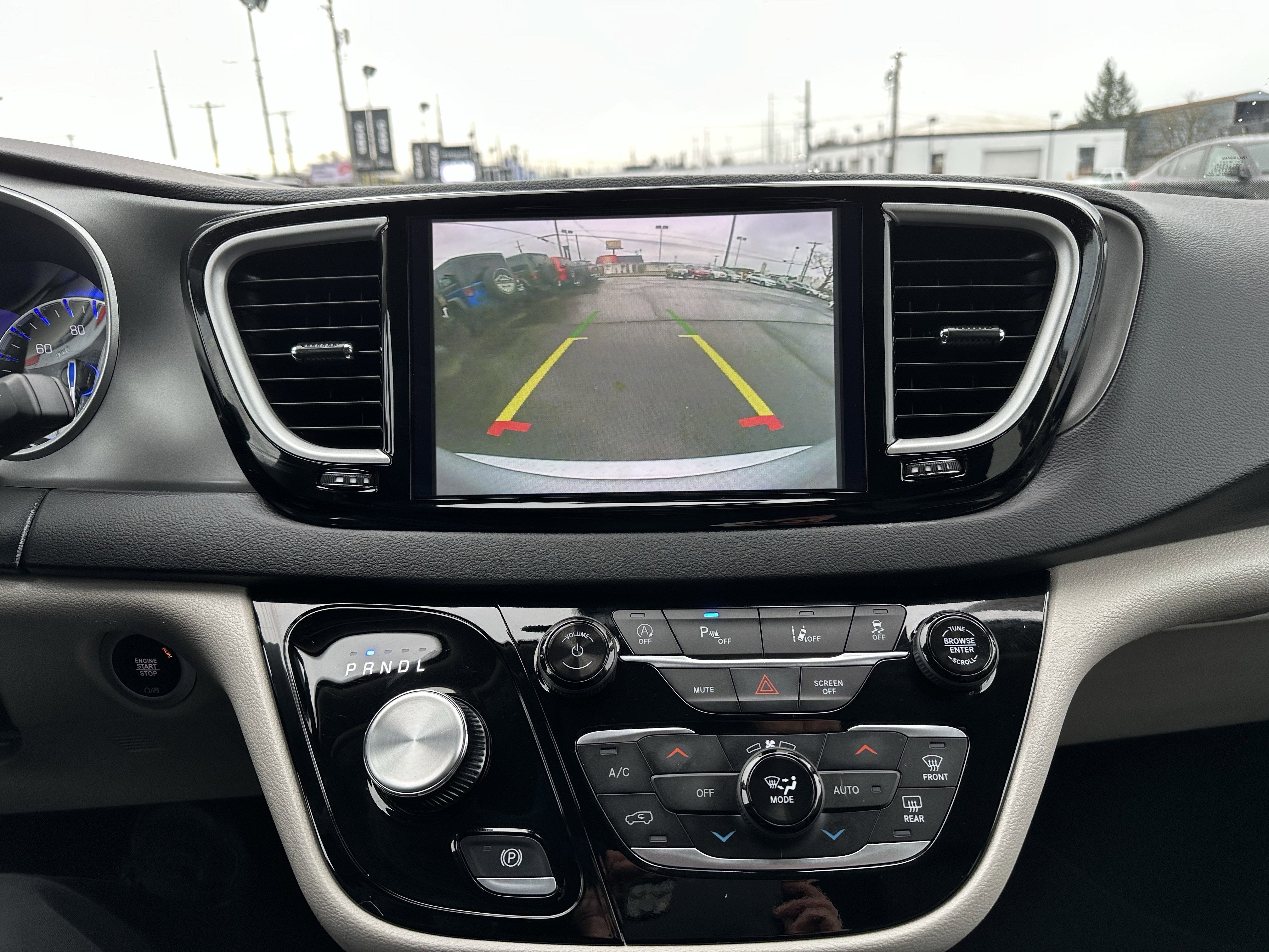 2024 Chrysler Pacifica Touring L