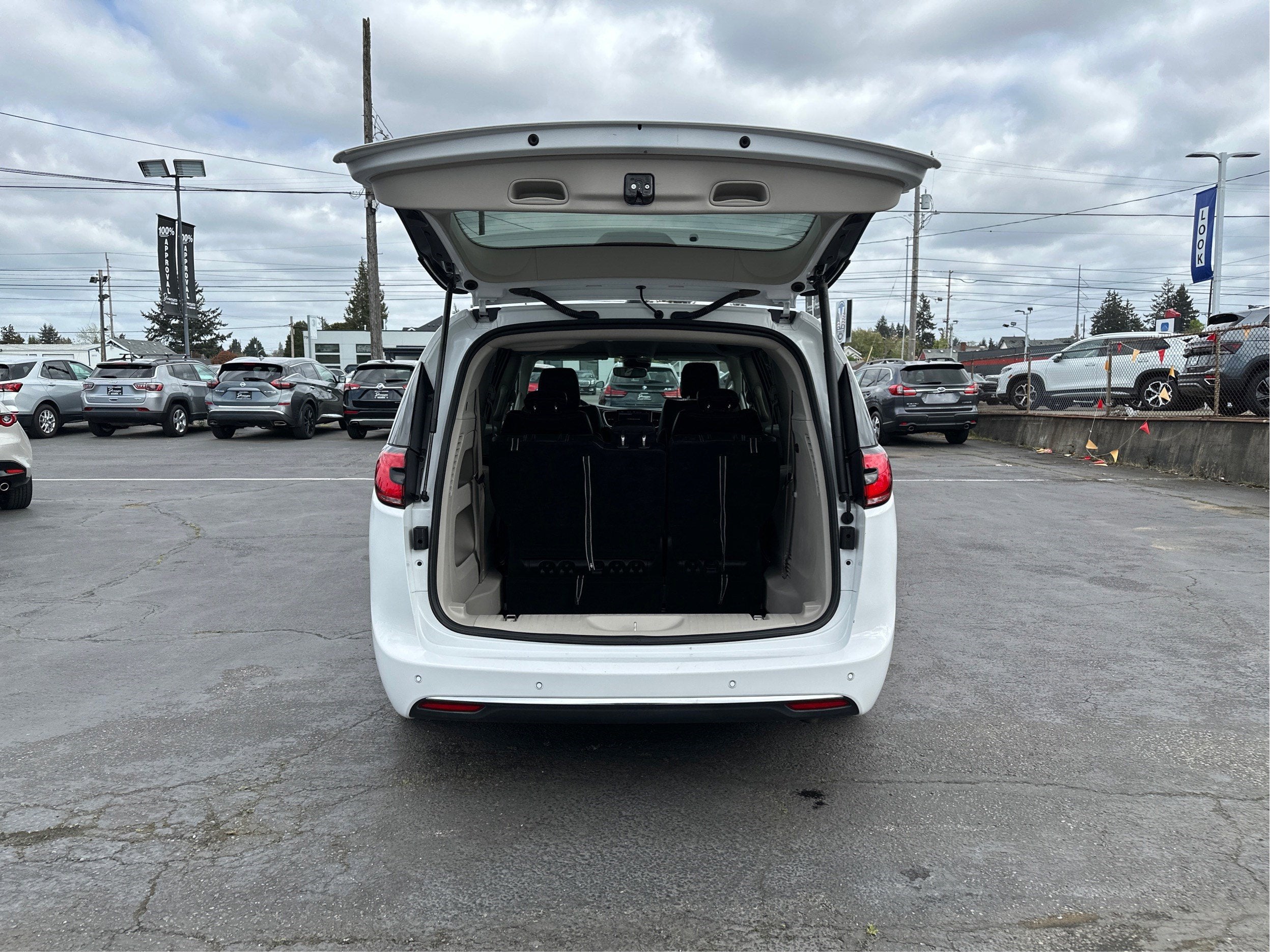 2024 Chrysler Pacifica Touring L
