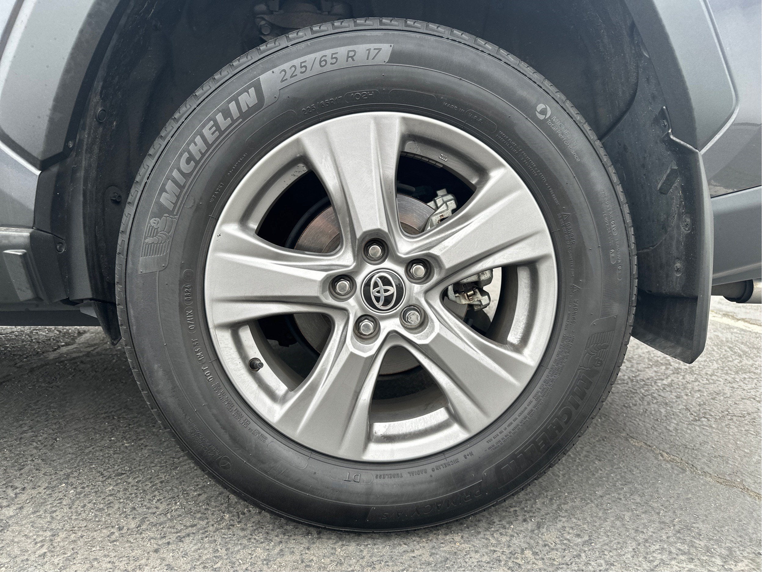 2024 Toyota RAV4 XLE AWD