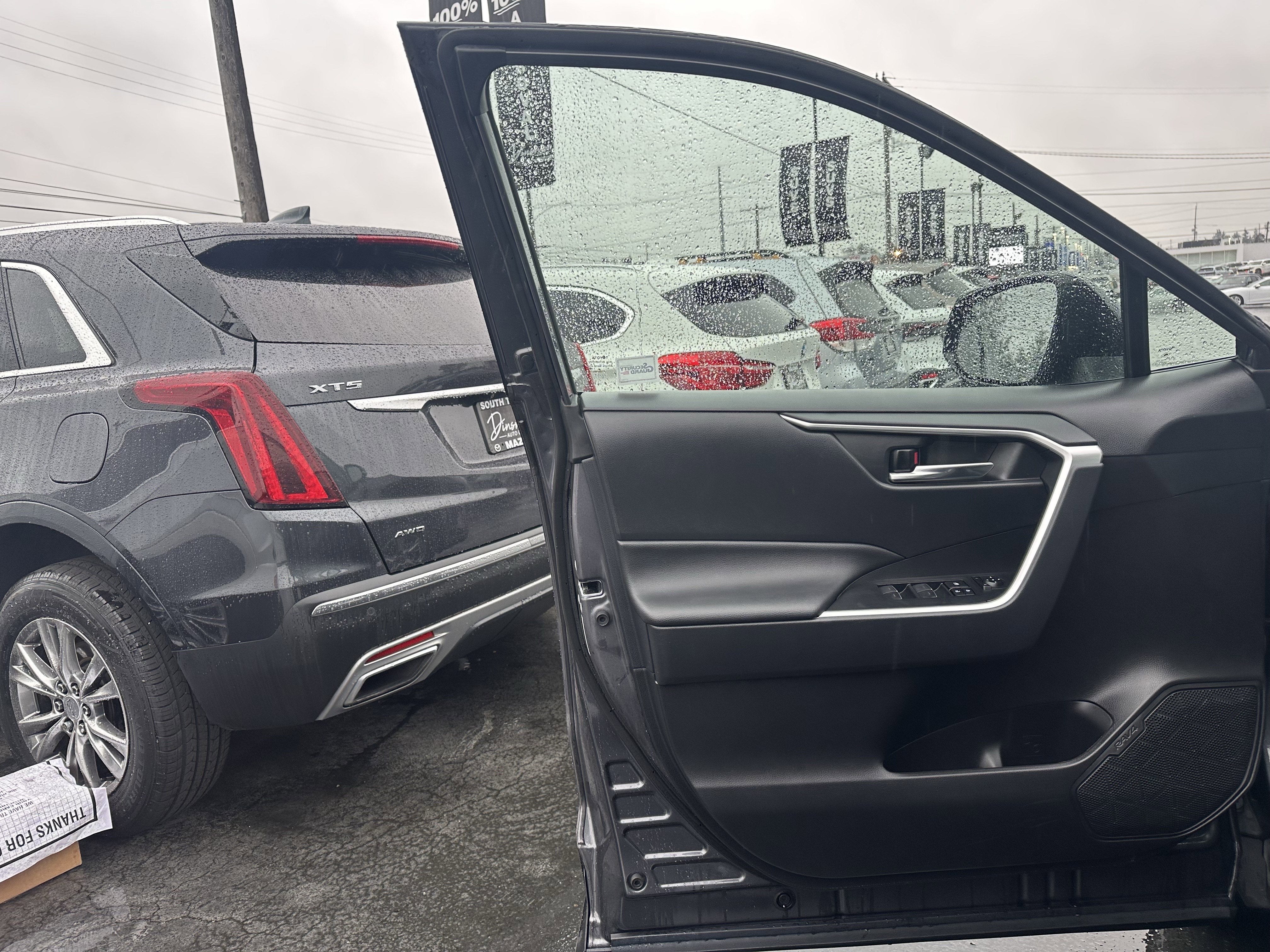 2023 Toyota RAV4 XLE AWD