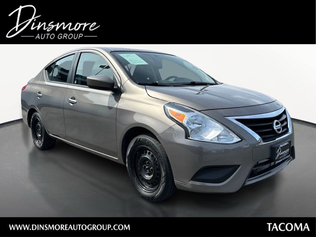 2015 Nissan Versa SV