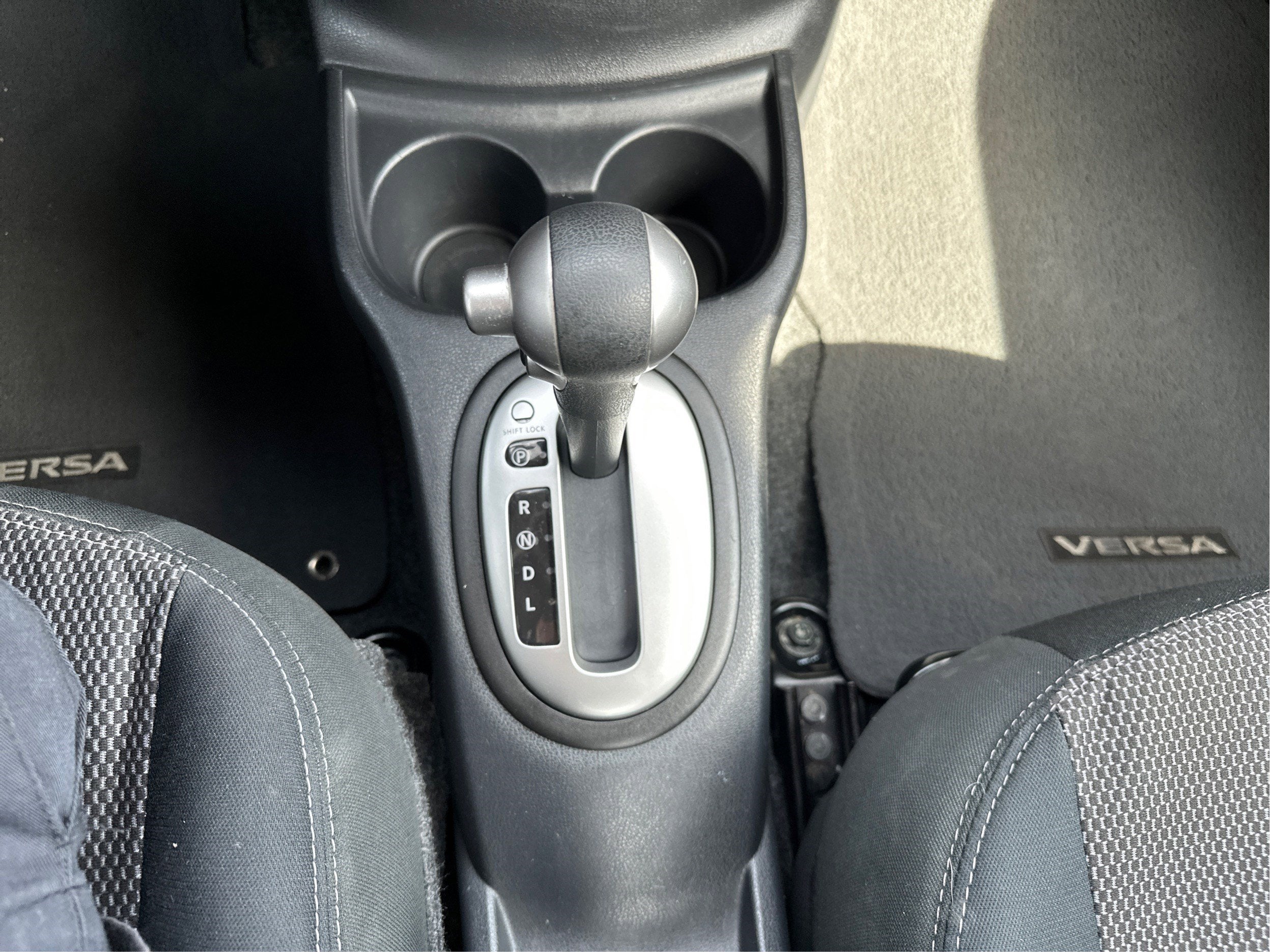 2015 Nissan Versa SV