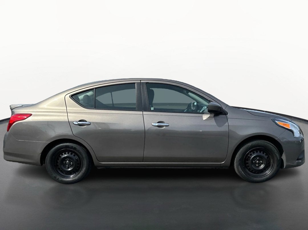 2015 Nissan Versa SV