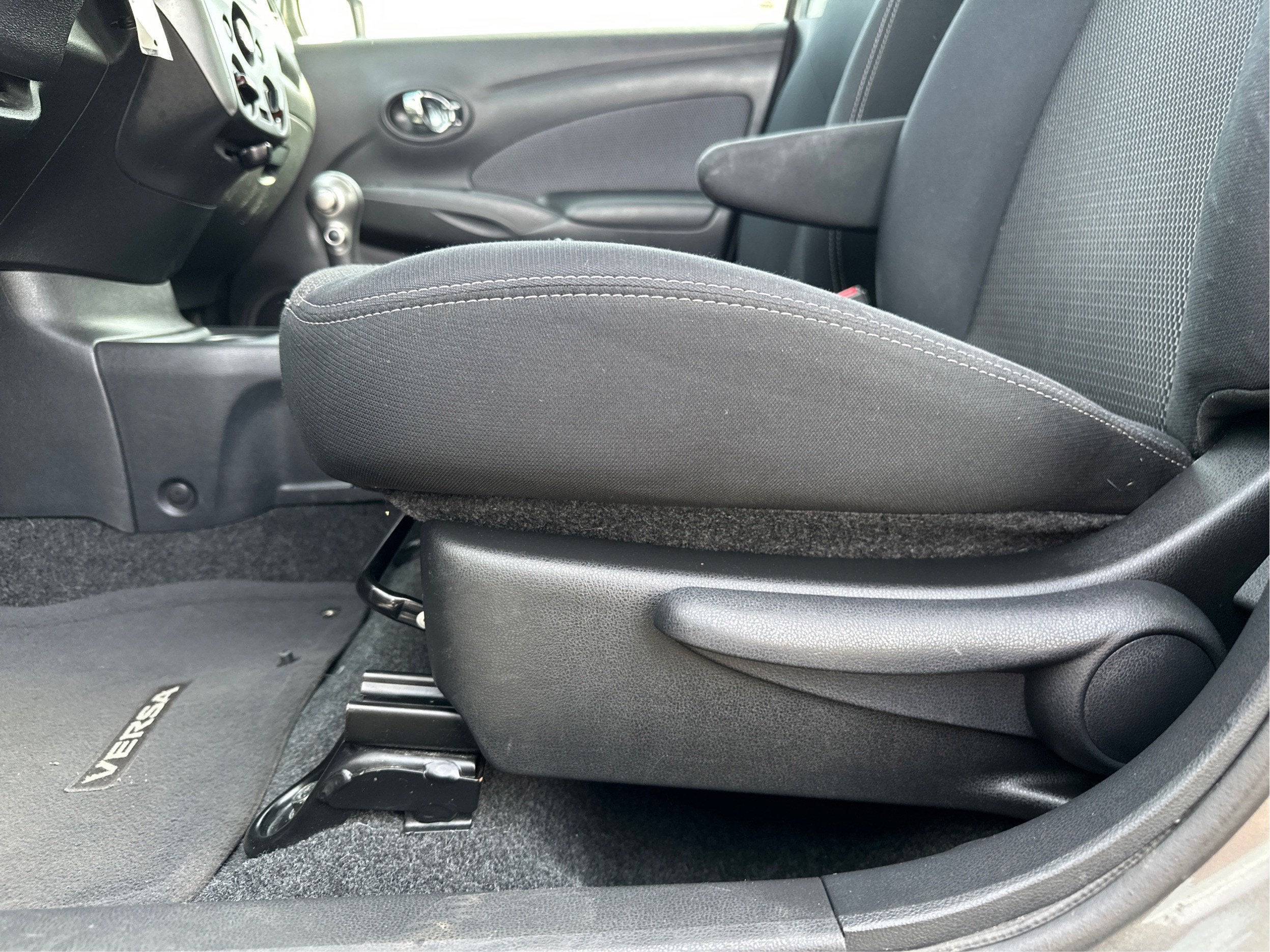 2015 Nissan Versa SV