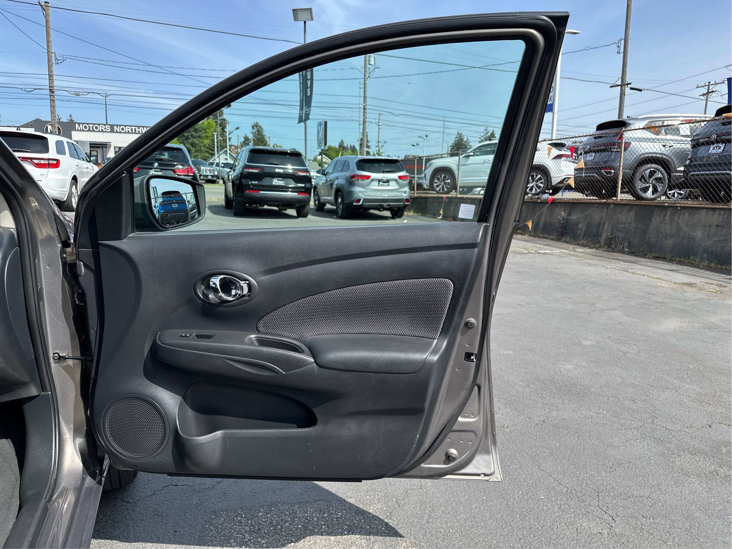 2015 Nissan Versa SV