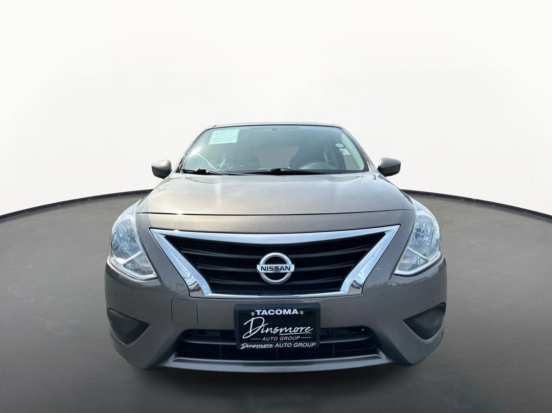 2015 Nissan Versa SV