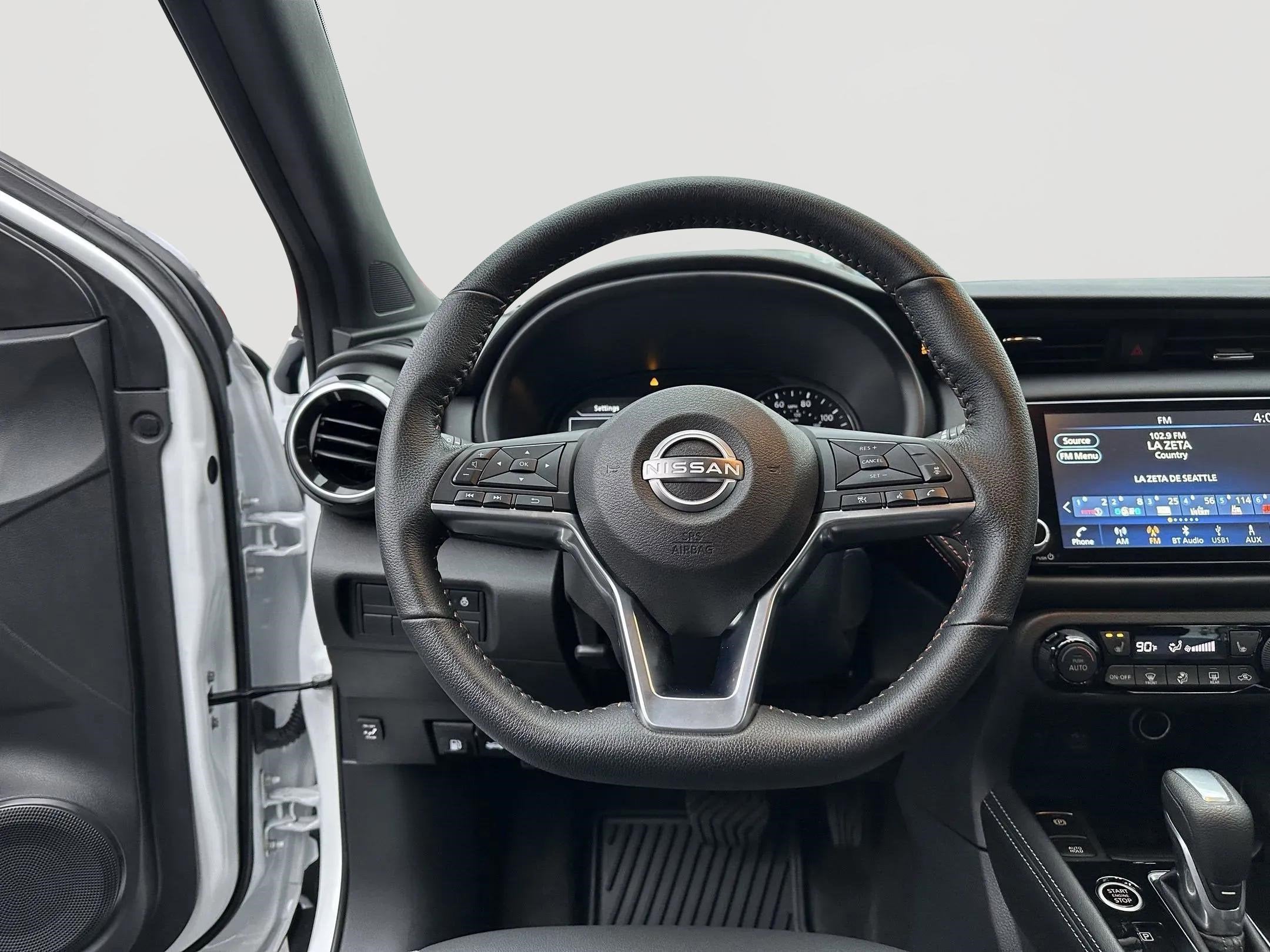 2023 Nissan Kicks SR