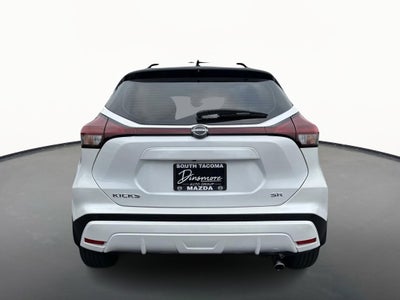 2023 Nissan Kicks SR