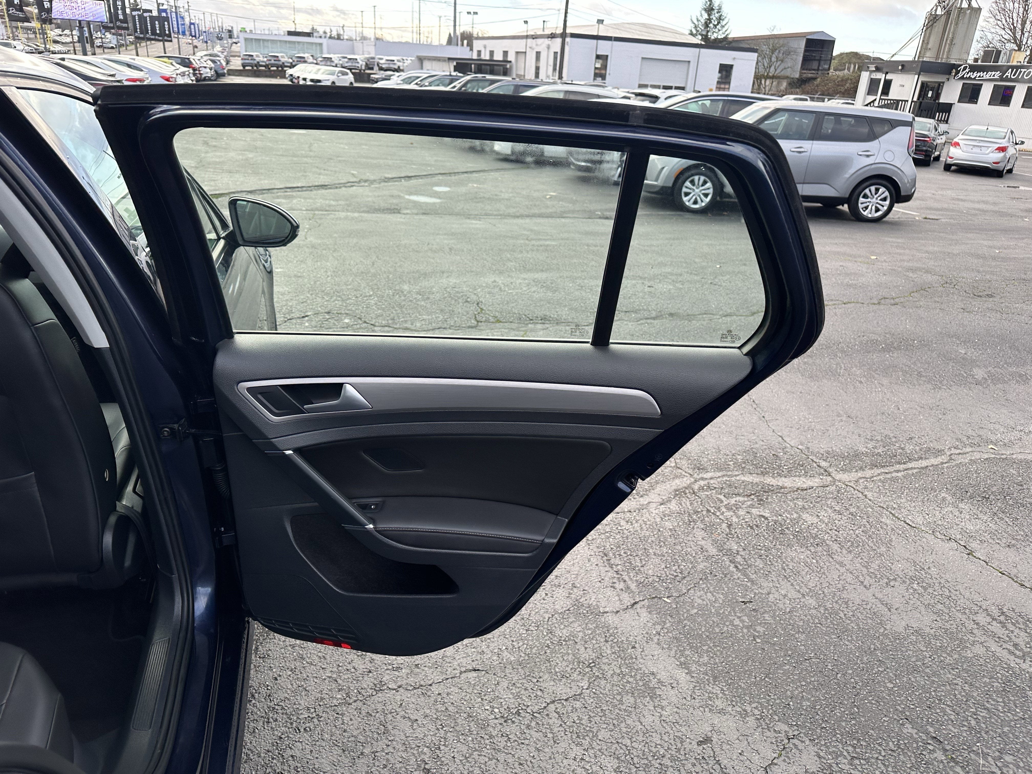 2015 Volkswagen Golf TDI S