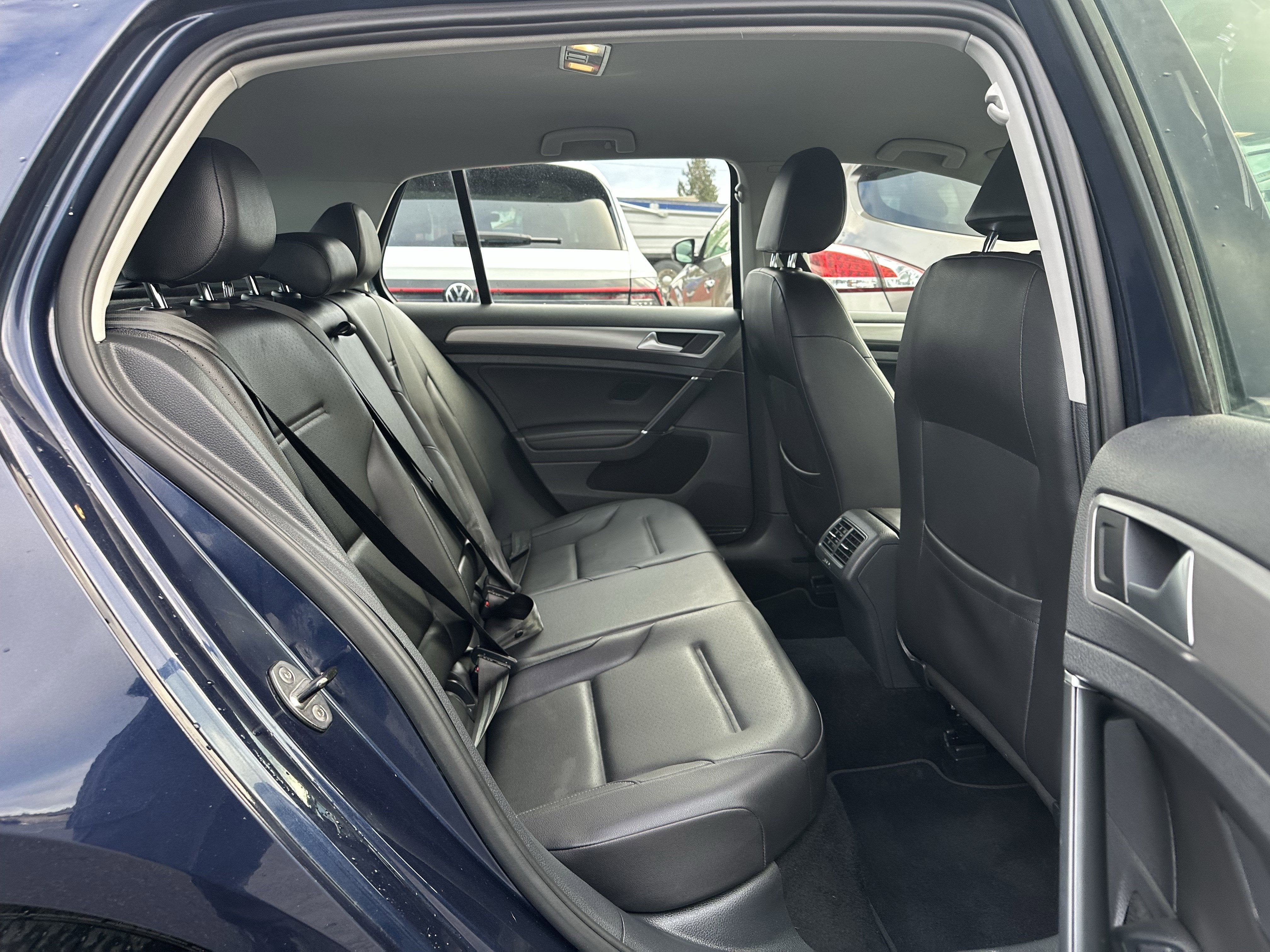 2015 Volkswagen Golf TDI S