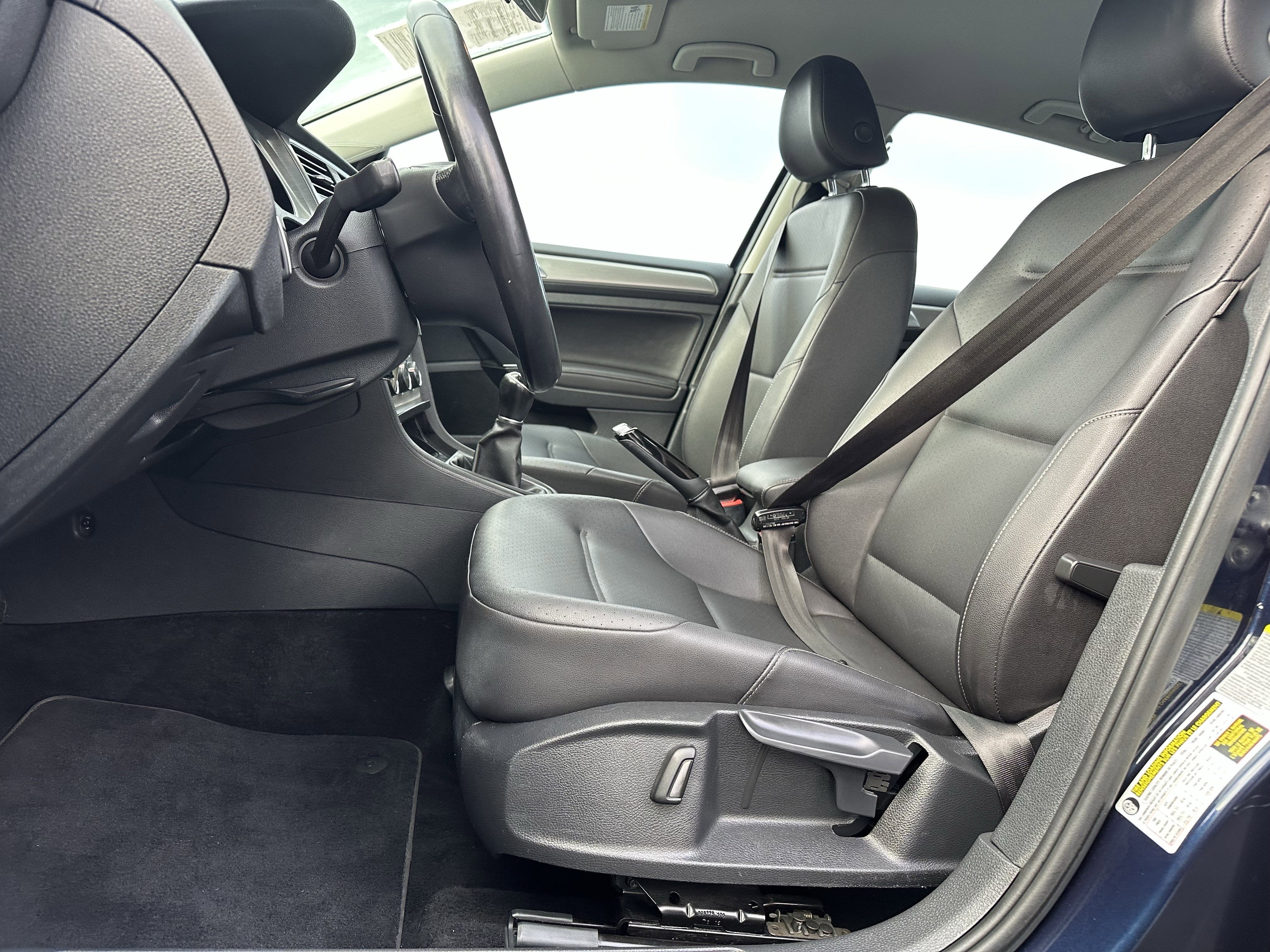 2015 Volkswagen Golf TDI S