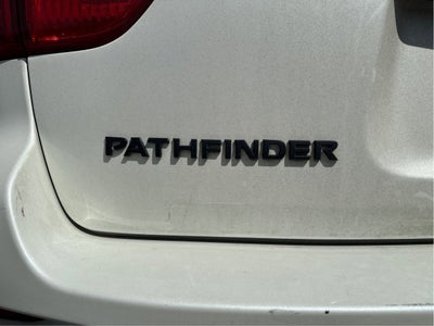 2018 Nissan Pathfinder Base