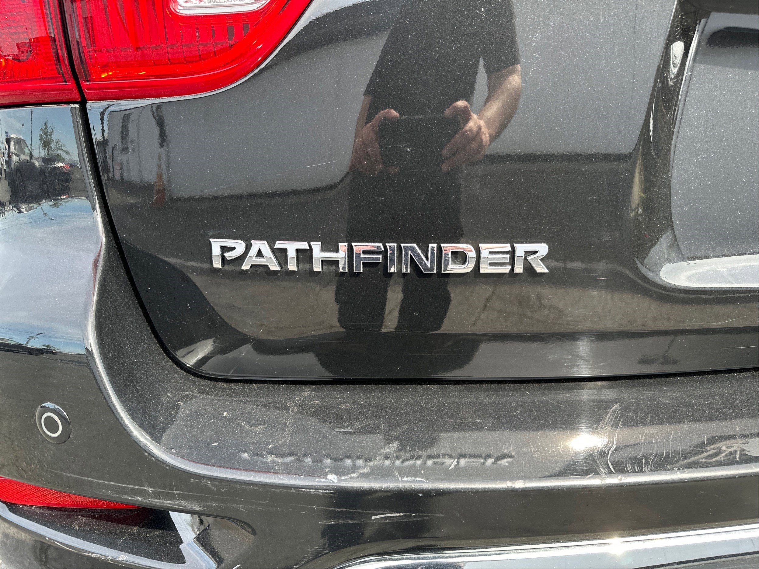 2019 Nissan Pathfinder SV