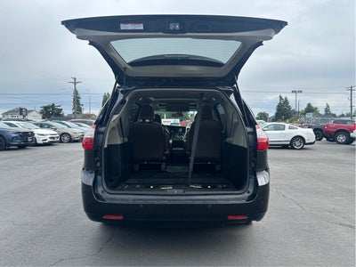 2017 Toyota Sienna XLE