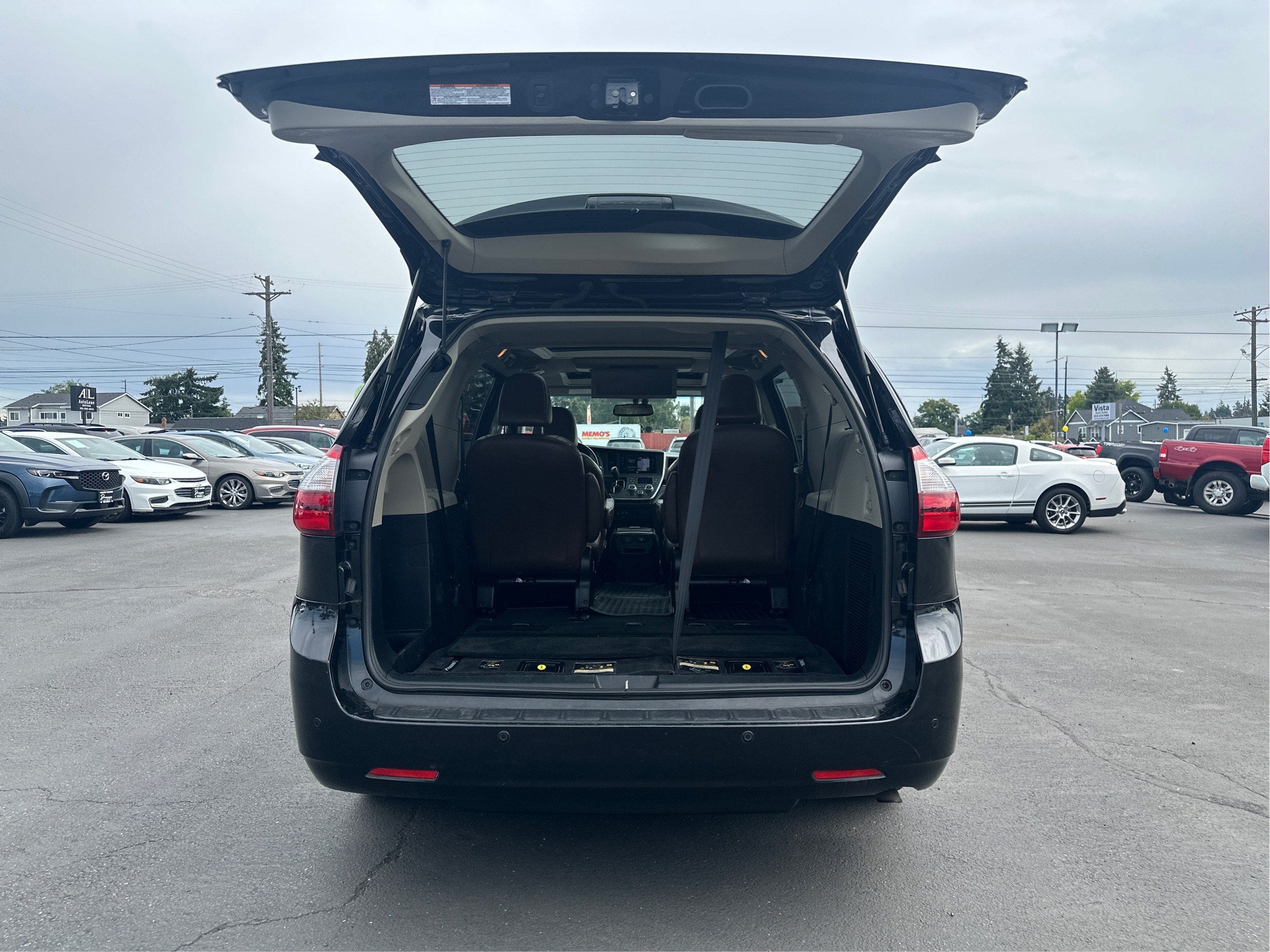 2017 Toyota Sienna XLE