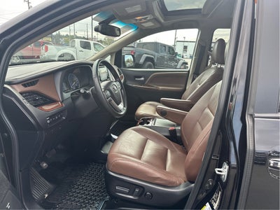 2017 Toyota Sienna XLE