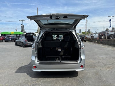 2019 Toyota Sienna SE