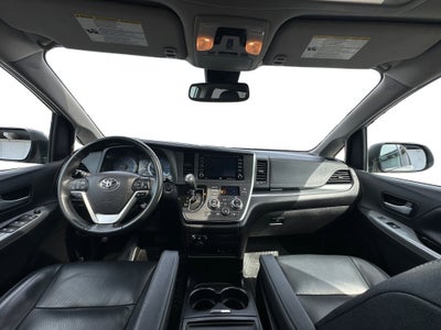 2019 Toyota Sienna SE