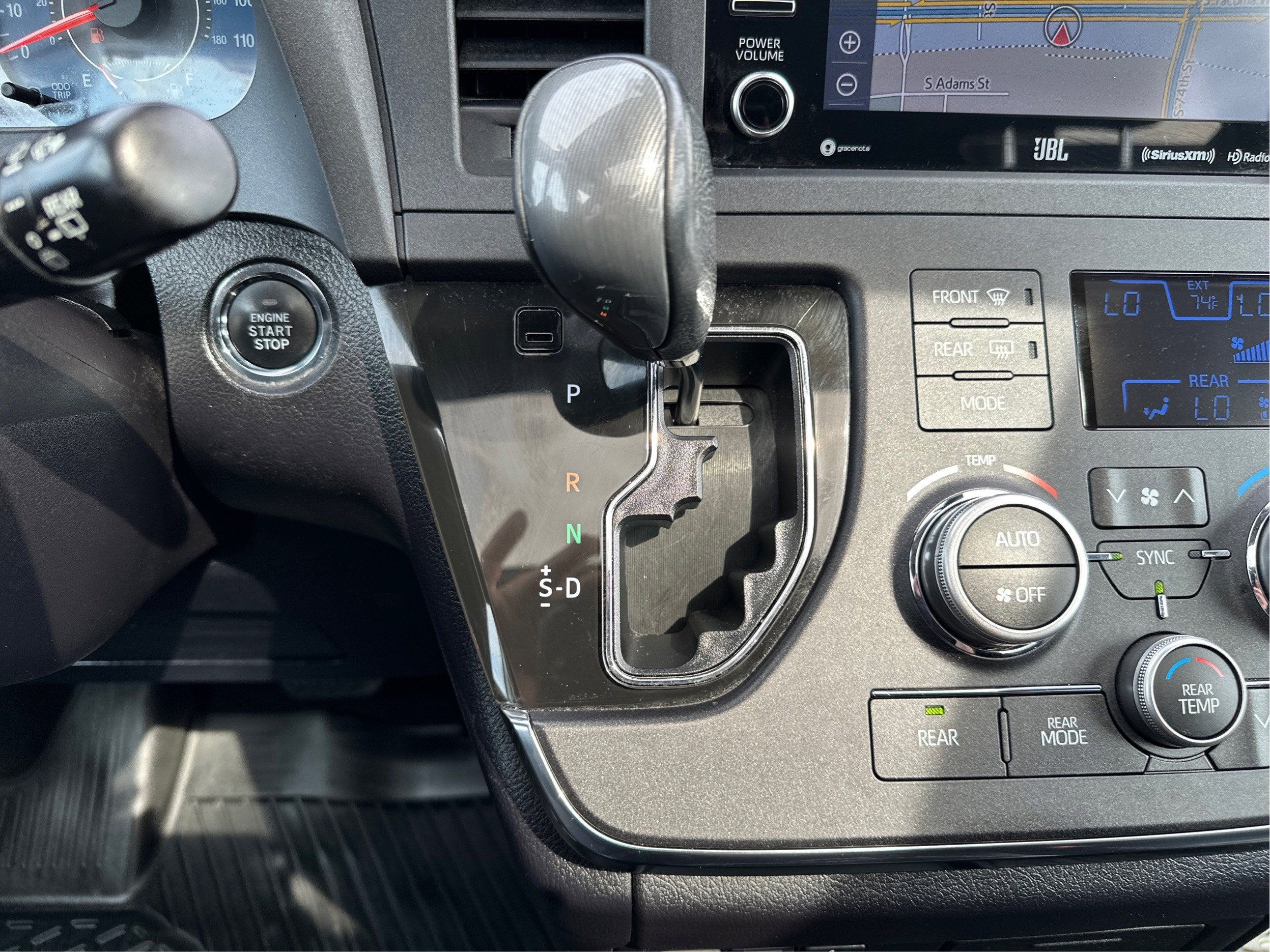 2019 Toyota Sienna SE